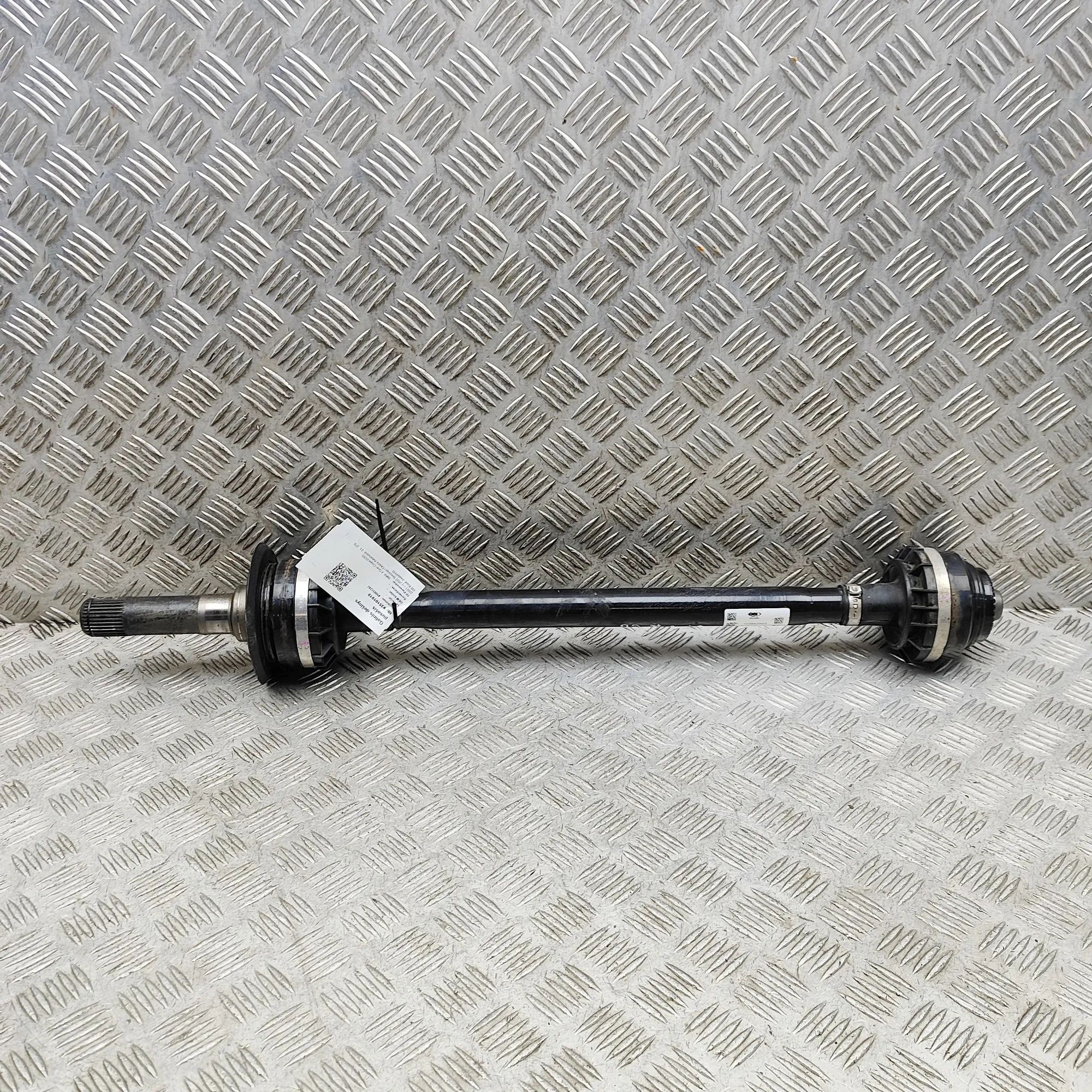 BMW 4 (G22 / G23 / G26)  Rear Right Driveshaft 8689556 Rear Right Driveshaft BMW 4 SERIES (Gra...