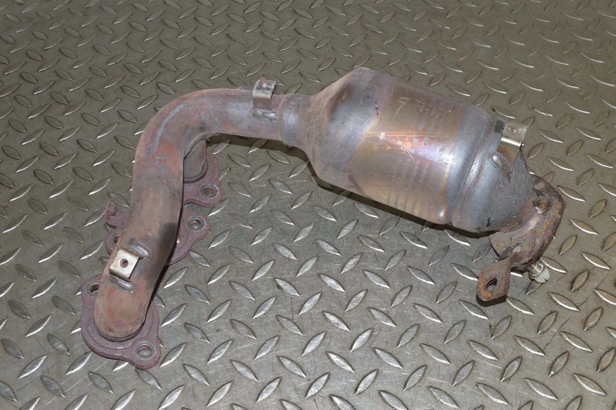 Lexus RX Left Side Exhaust Manifold Left Side Exhaust Manifold LEXUS RX (_U3_) (200...