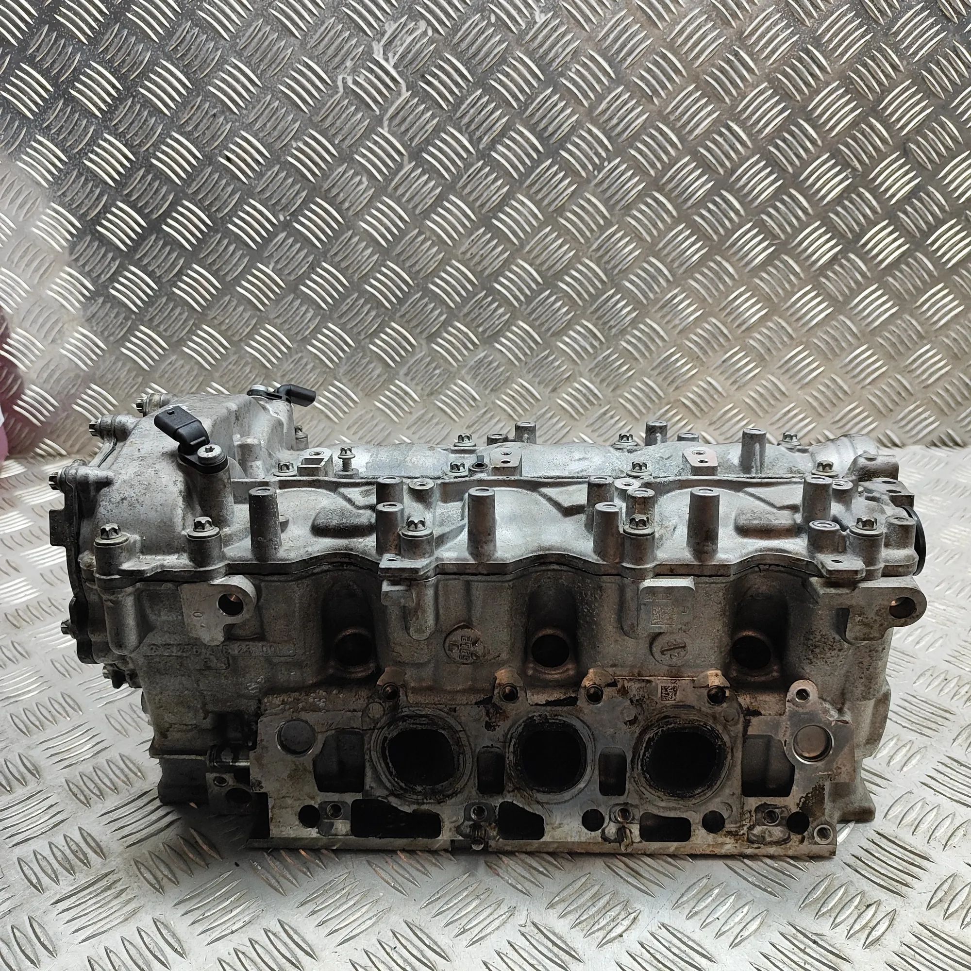 Mercedes-Benz ML / GLE (W166) Engine Cylinder Head A2760107806 Engine Cylinder Head MERCEDES-BENZ ...