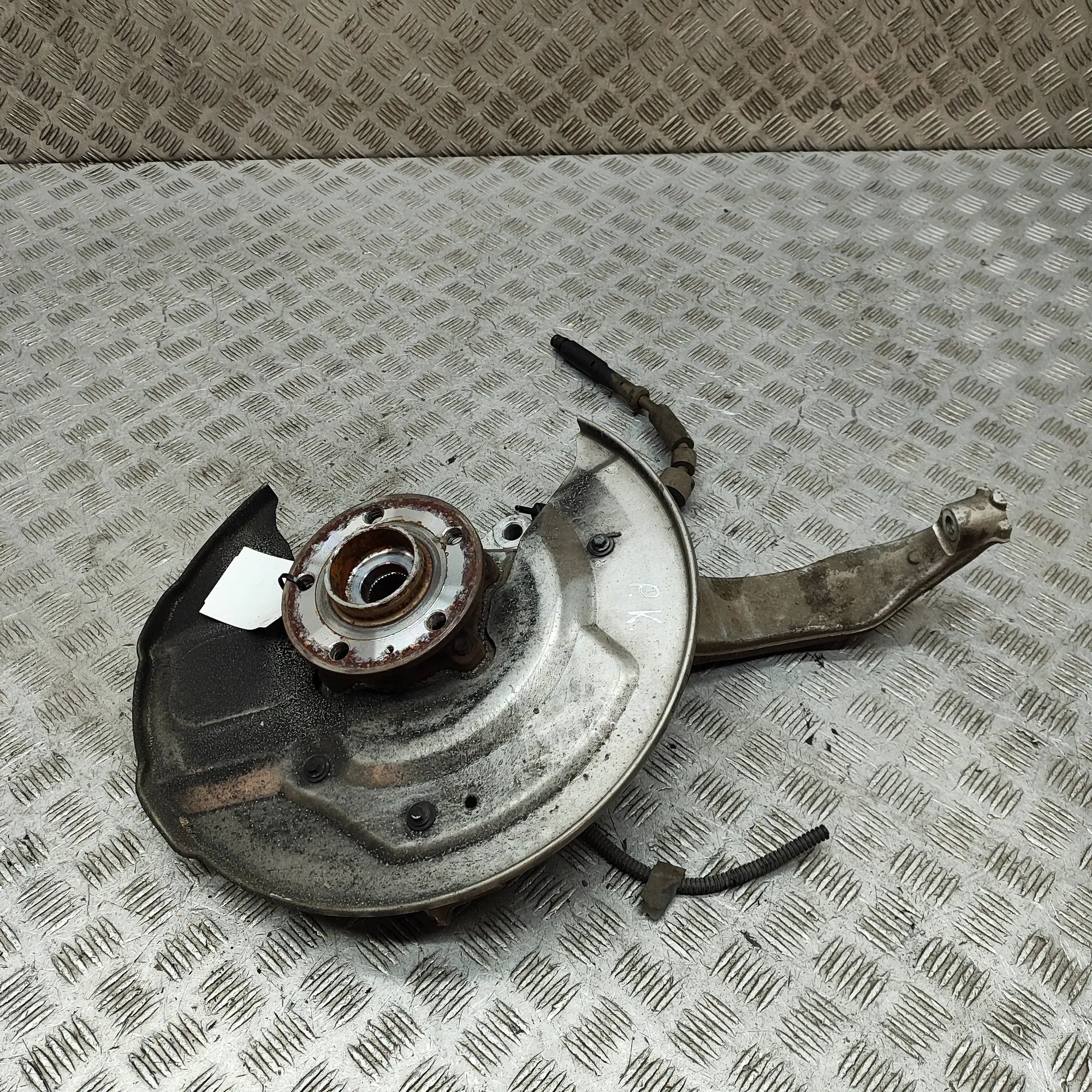 Volvo S90 Front Left Wheel Hub 31682225 Front Left Wheel Hub VOLVO V90 (II Est...