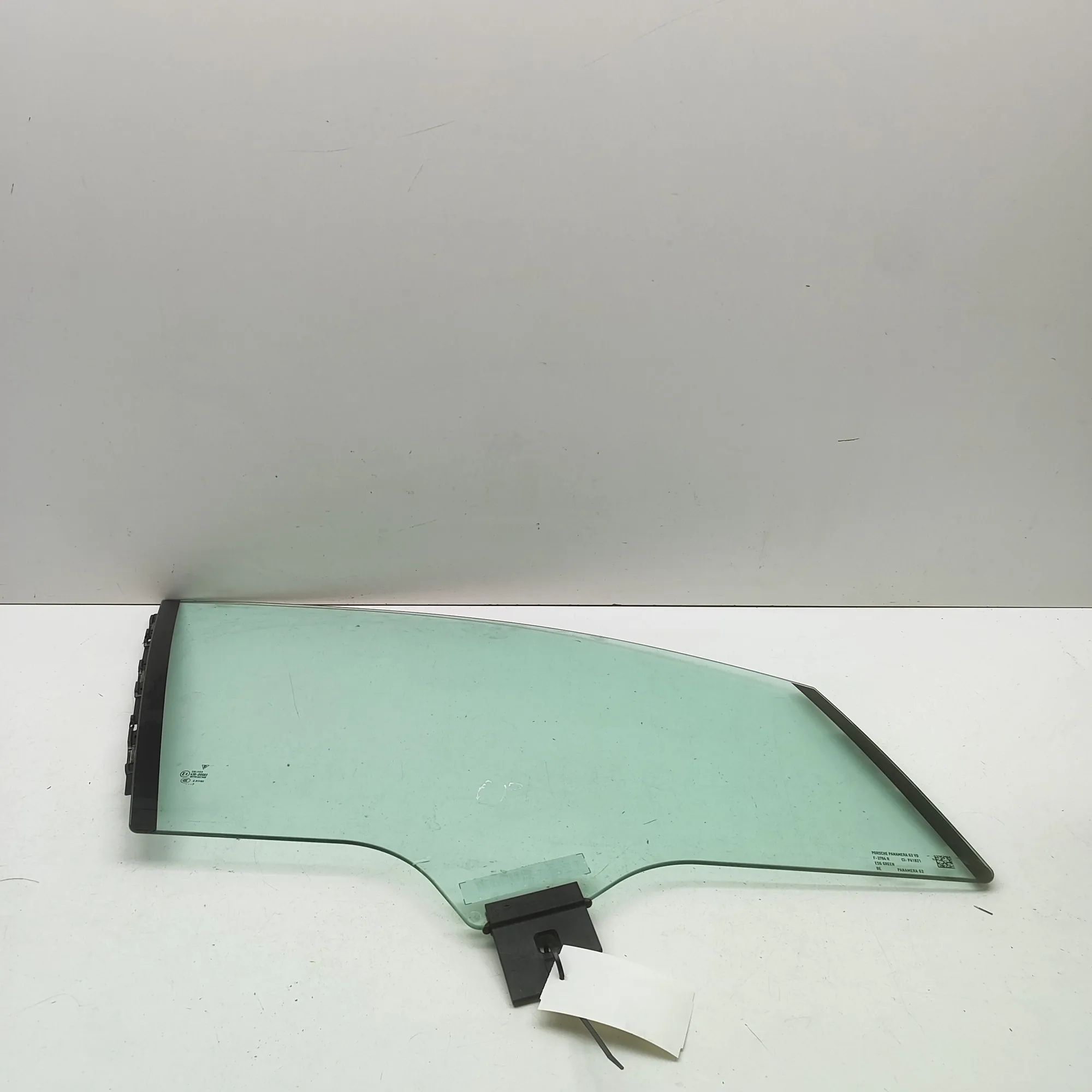 Porsche Panamera Front Right Door Window 971845020 Front Right Door Window PORSCHE PANAM...