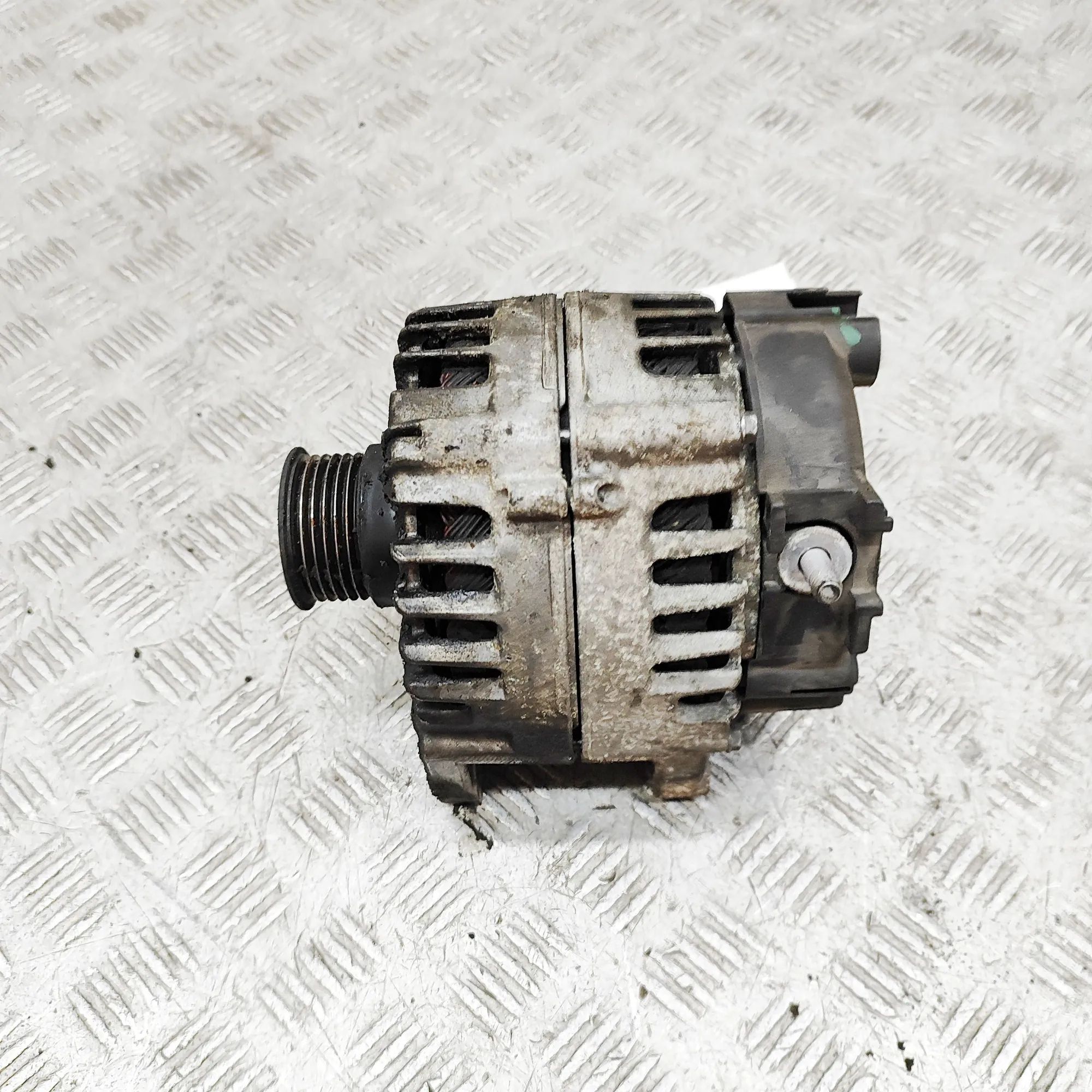 Mercedes-Benz A (W176) Alternator Generator A0009060304 Alternator Generator MERCEDES-BENZ ...