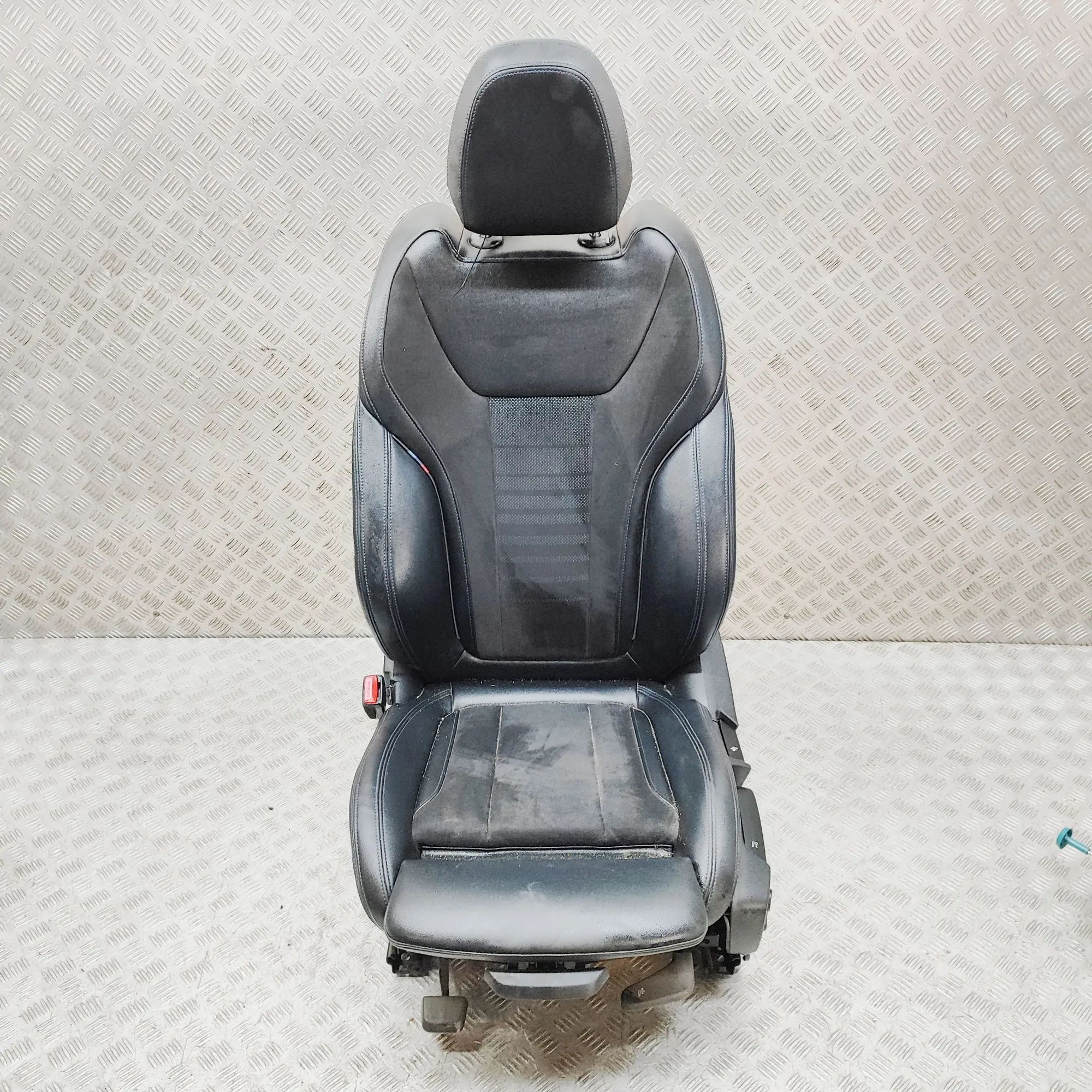 BMW 4 (F32 / F33 / F36) Front Left Seat 7414603 Front Left Seat BMW 4 SERIES (Gran Coup...