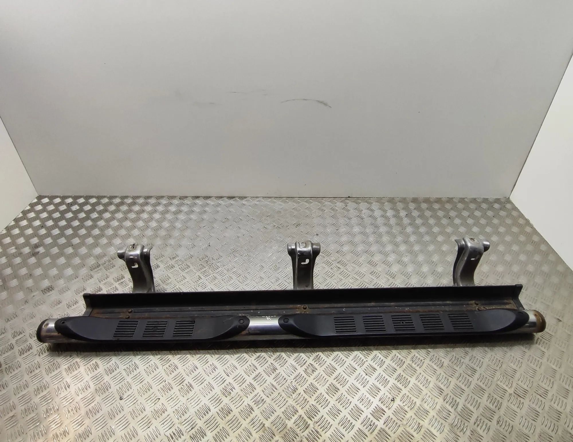 Mitsubishi Eclipse Cross Front Right Door Step 5360A230 Front Right Door Step MITSUBISHI L (20...