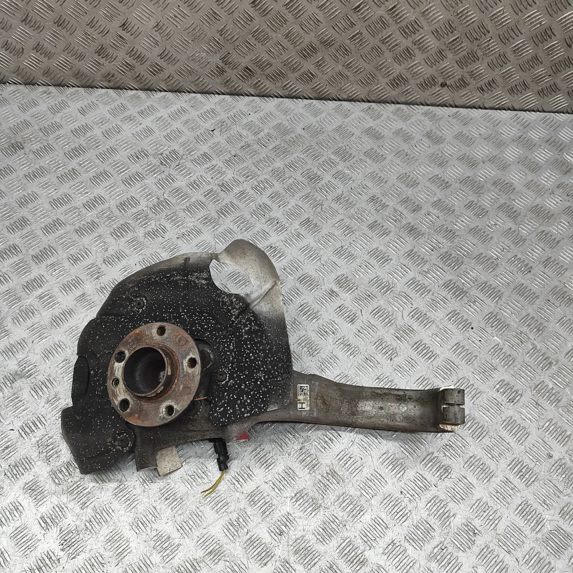 Alfa-Romeo Giulia (952) Front Left Wheel Hub 00505631430 Front Left Wheel Hub ALFA ROMEO GIU...