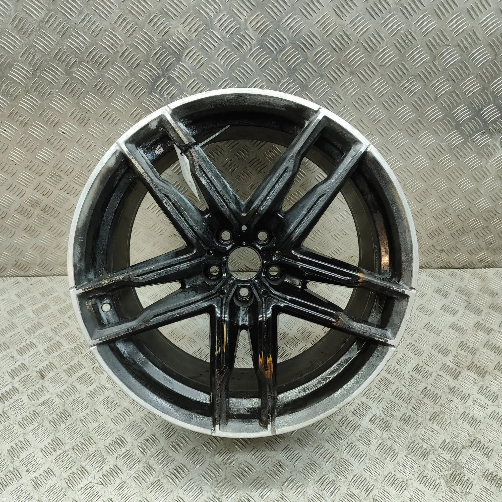 BMW 8 (G15) Alloy Wheel 8089567, 8089563 Alloy Wheel BMW 8 SERIES (Cabr...
