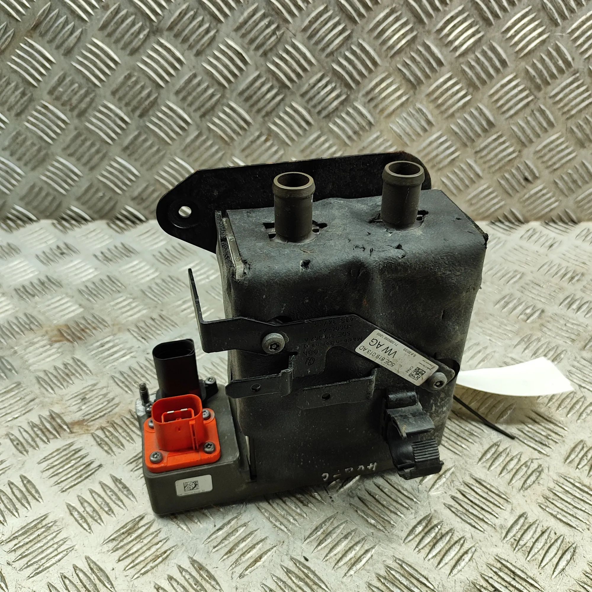 Volkswagen Golf 7 Voolukonverter 12v-230v 12E963231J Inverter VW GOLF (VII 5G1, BQ1, BE1,...