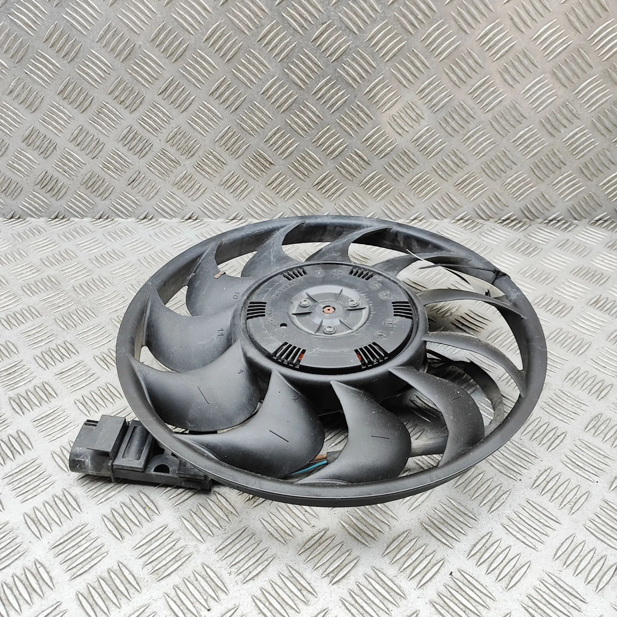 Audi A5 (B8) Engine Cooling Fan 0130706211, 1137328551, 8K0959455H Engine Cooli...