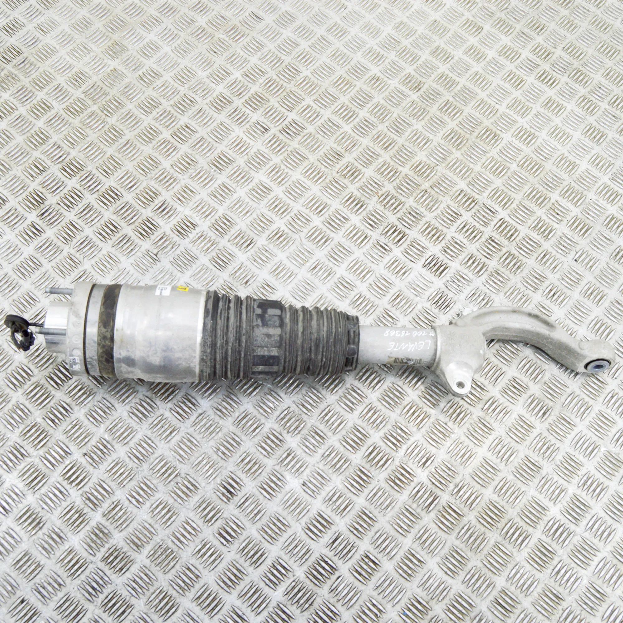 Maserati Levante Front Right Air Shock Absorber 462400012643, 6701062620 Front Right Air Shock ...