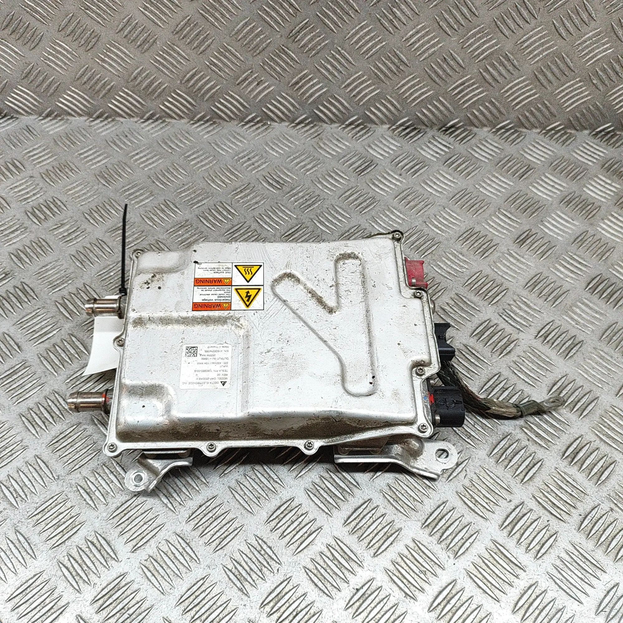 Tesla Model X Inverter 1060985-00-B Inverter TESLA MODEL X (2013-...)
...