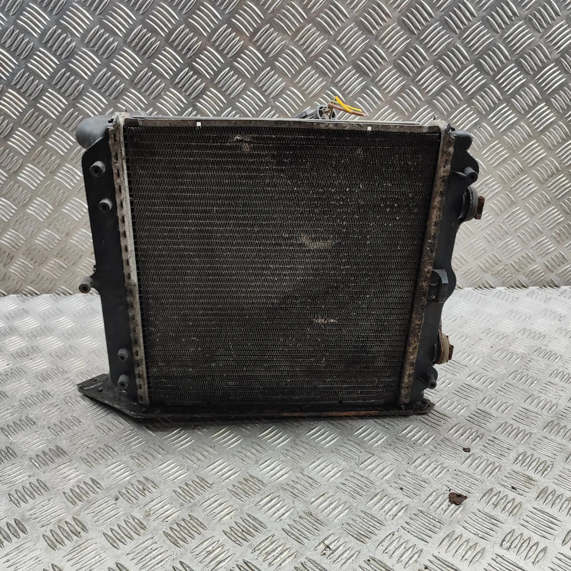 Porsche 911 (996) Cooling Radiator Pack 996.106.131.50, 996.575.341.03, 99657534103, 01...