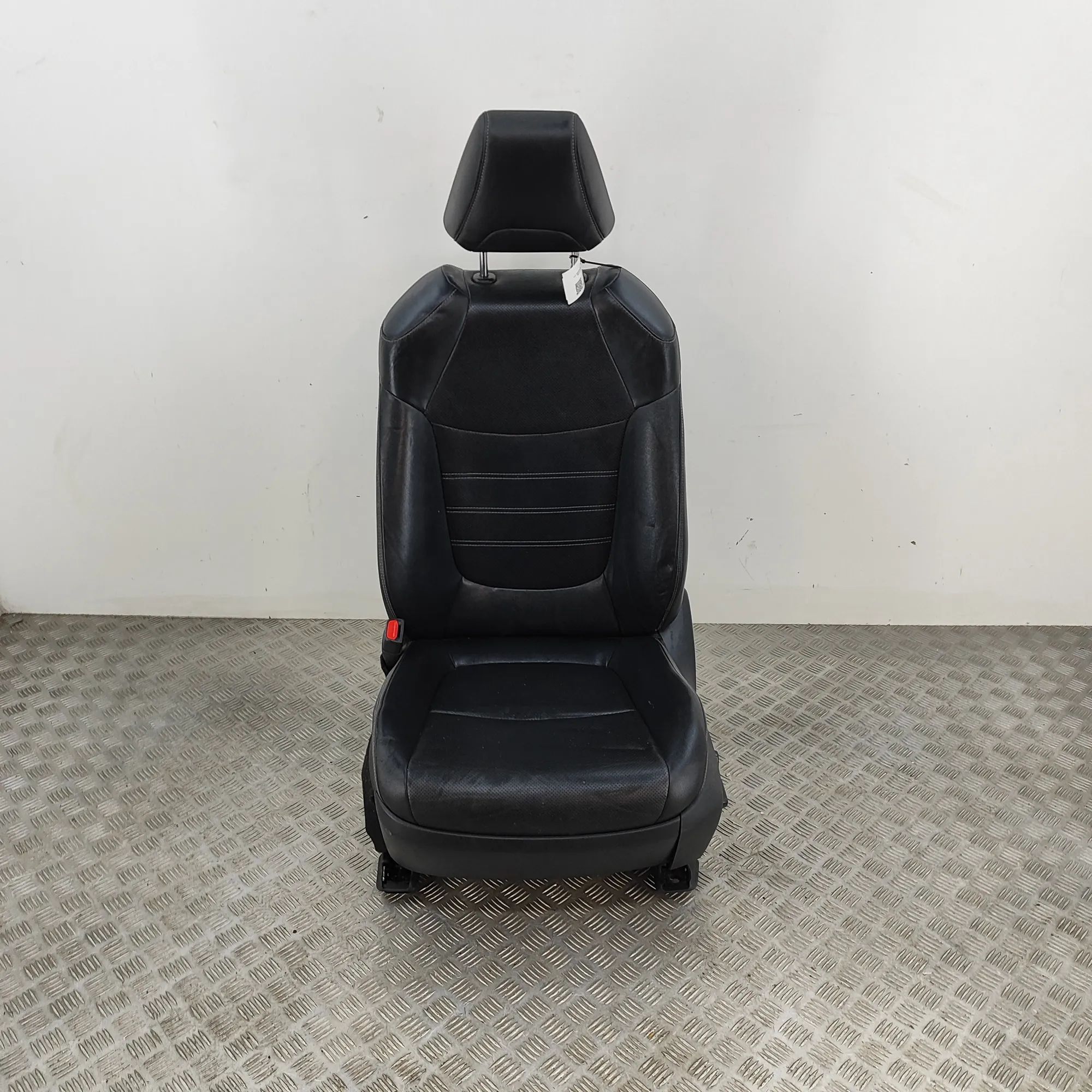 Toyota RAV4 (XA40) Front Left Seat 72020-42350 Front Left Seat TOYOTA RAV (4 V XA5...