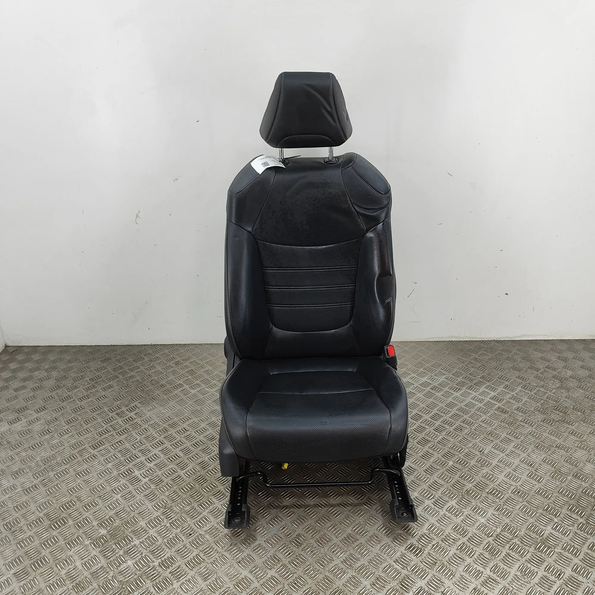 Toyota RAV4 (XA40) Front Right Seat 72010-42330 Front Right Seat TOYOTA RAV (4 V XA...