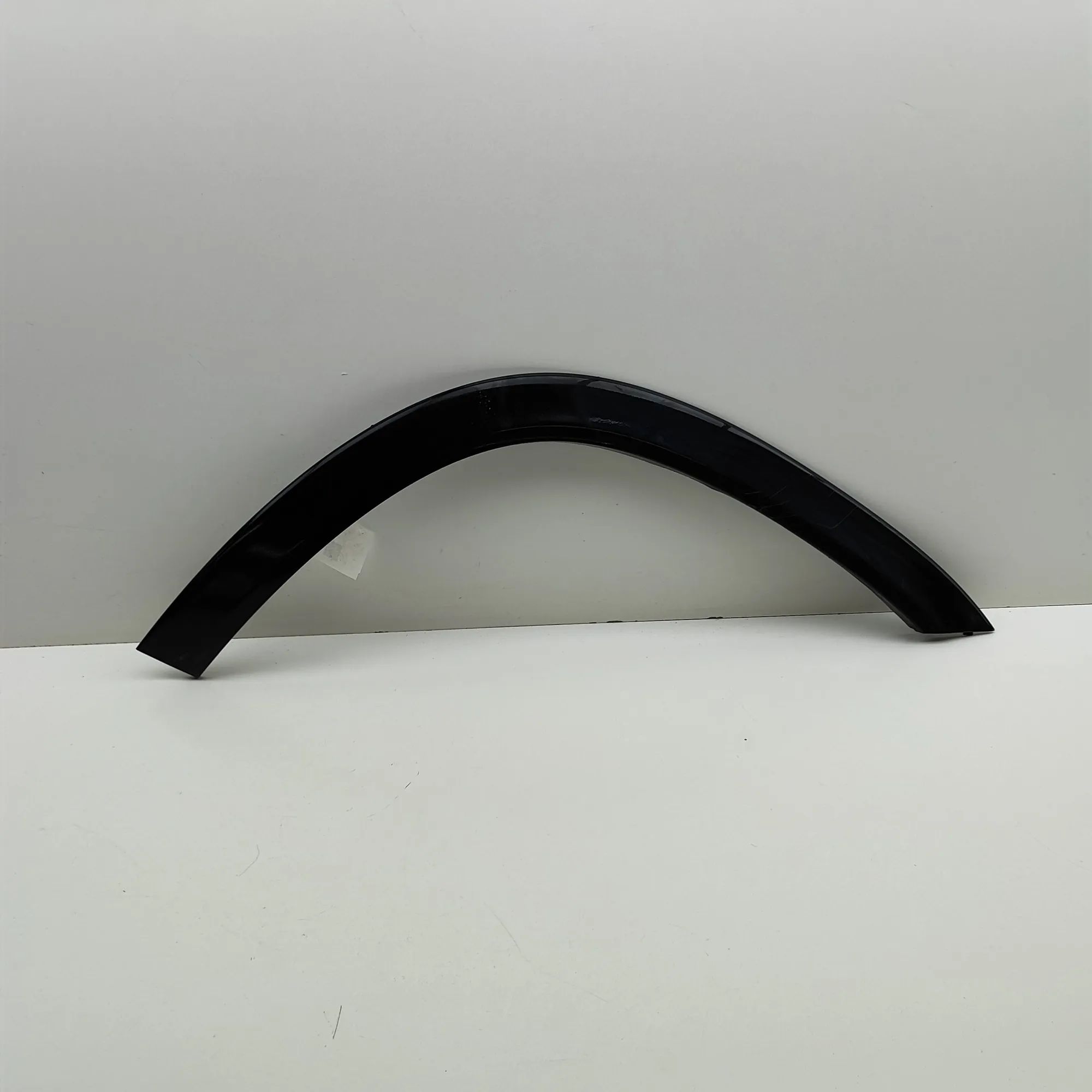 Mercedes-Benz GLE (W167) Front Right Fender Arch Trim A1678809804 Front Right Fender Arch Trim MERCED...