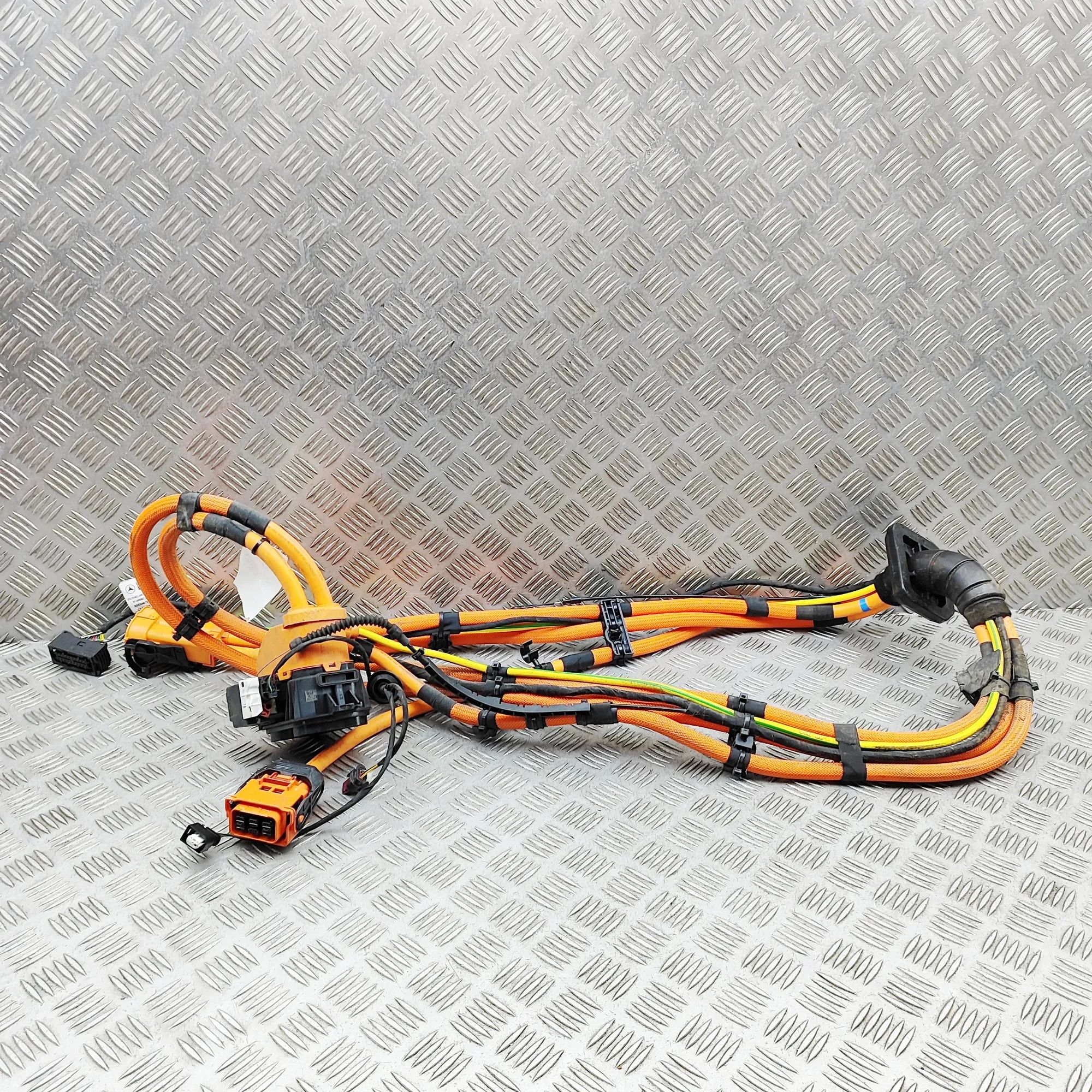 Mercedes-Benz GLA / EQA (H247) Battery Charging Cable A2435407013 Battery Charging Cable MERCEDES-BEN...