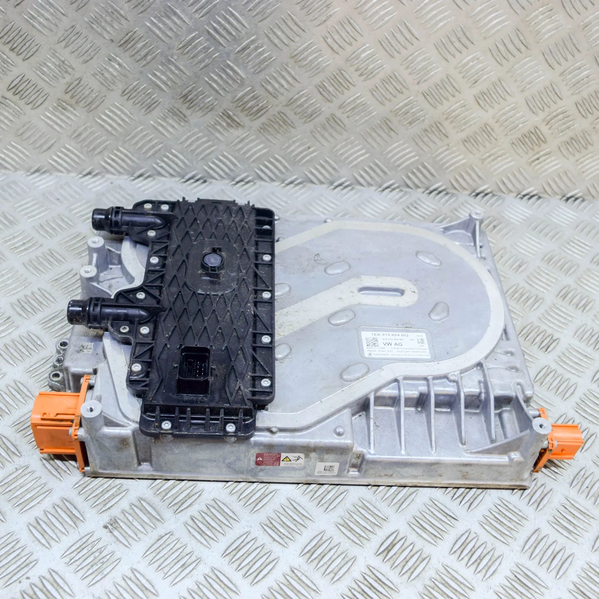 Volkswagen ID.3 Voolukonverter 12v-230v 1EA915684BK, 10A915000, 1EA915684BQ Inverter VW...