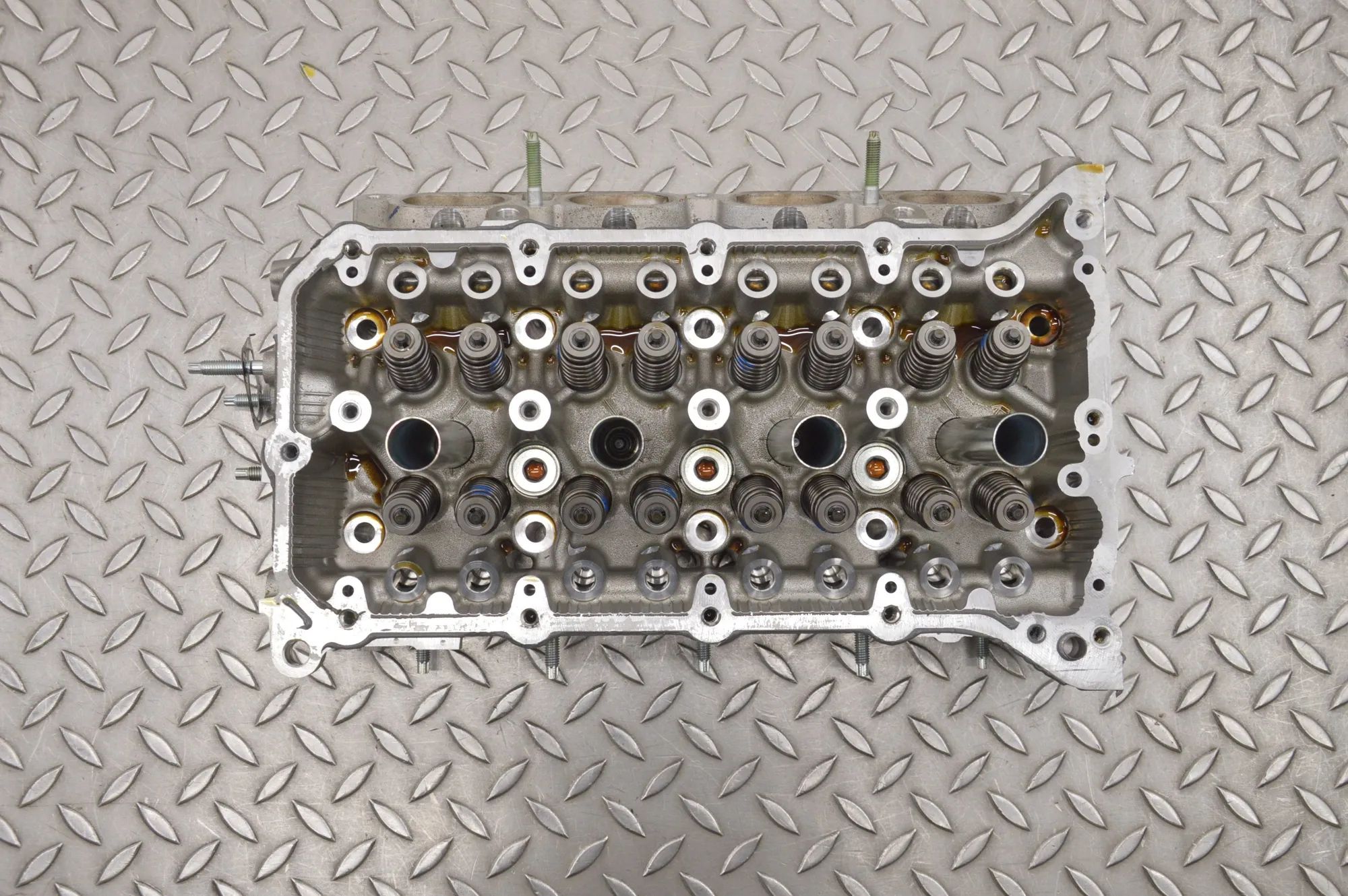 Toyota Corolla Engine Cylinder Head 1621303361 Engine Cylinder Head TOYOTA COROLLA ...