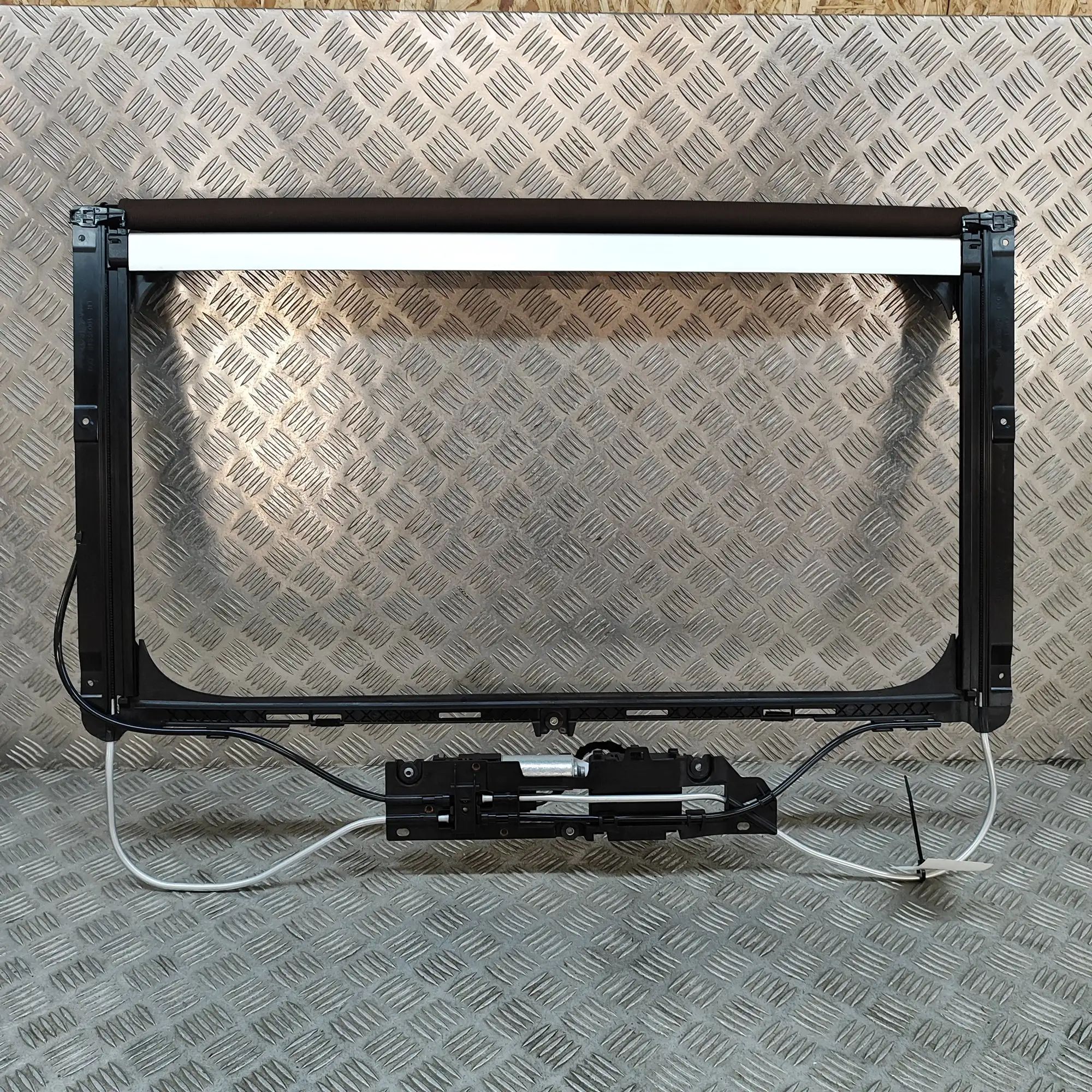 Porsche Panamera Sunroof Sun Blind Roller 971877051A, NRAL0031-00, 10028299C, A2C90191610...