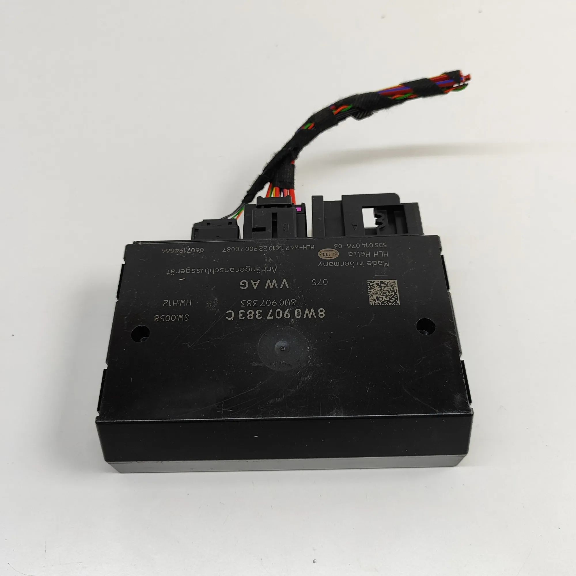 Audi e-tron Tow Hook Control Unit 8W0907383, 8W0907383C Tow Hook Control Unit AUD...