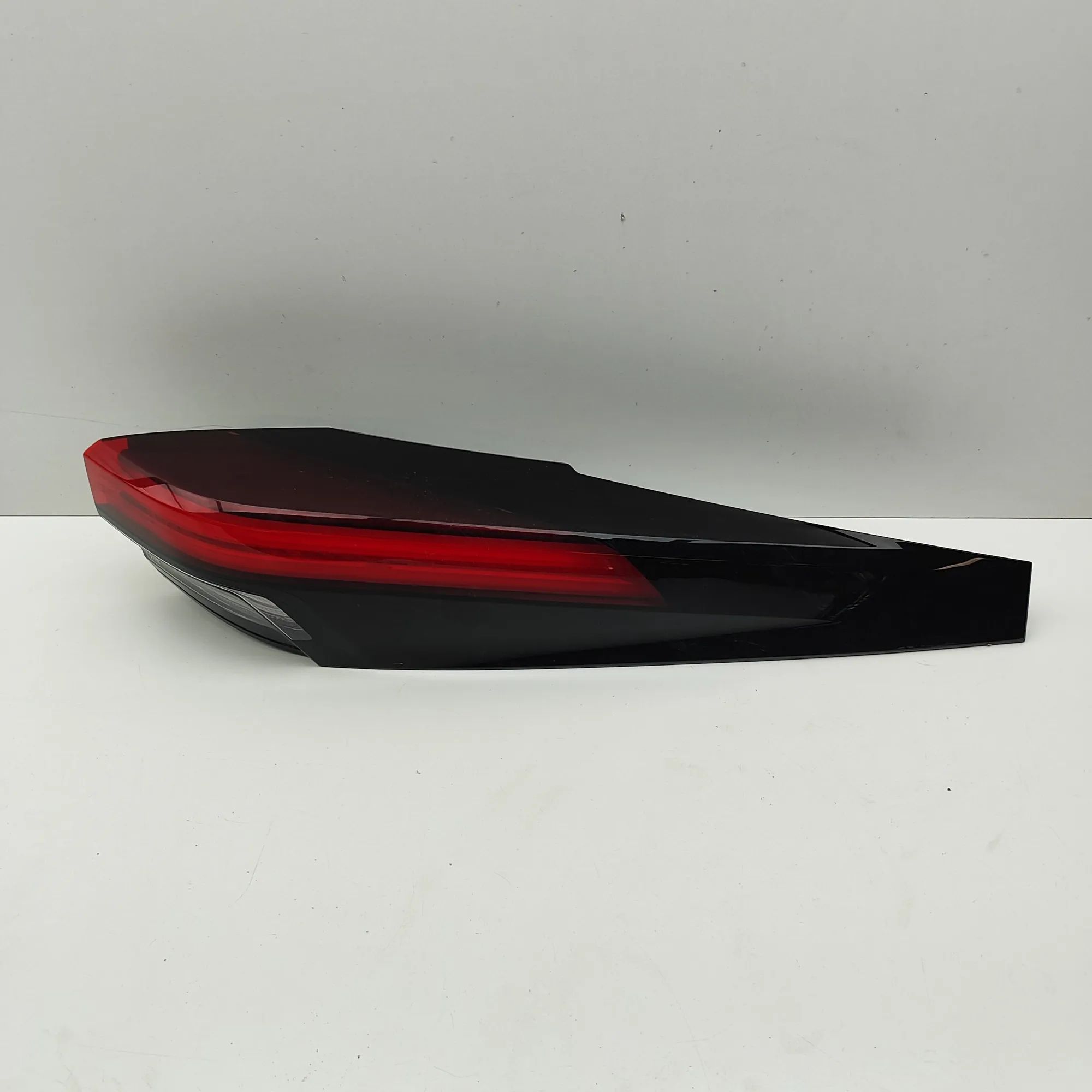 Toyota C-HR Rear Right Tail Light 81550-F4200 Rear Right Tail Light TOYOTA C-HR (...