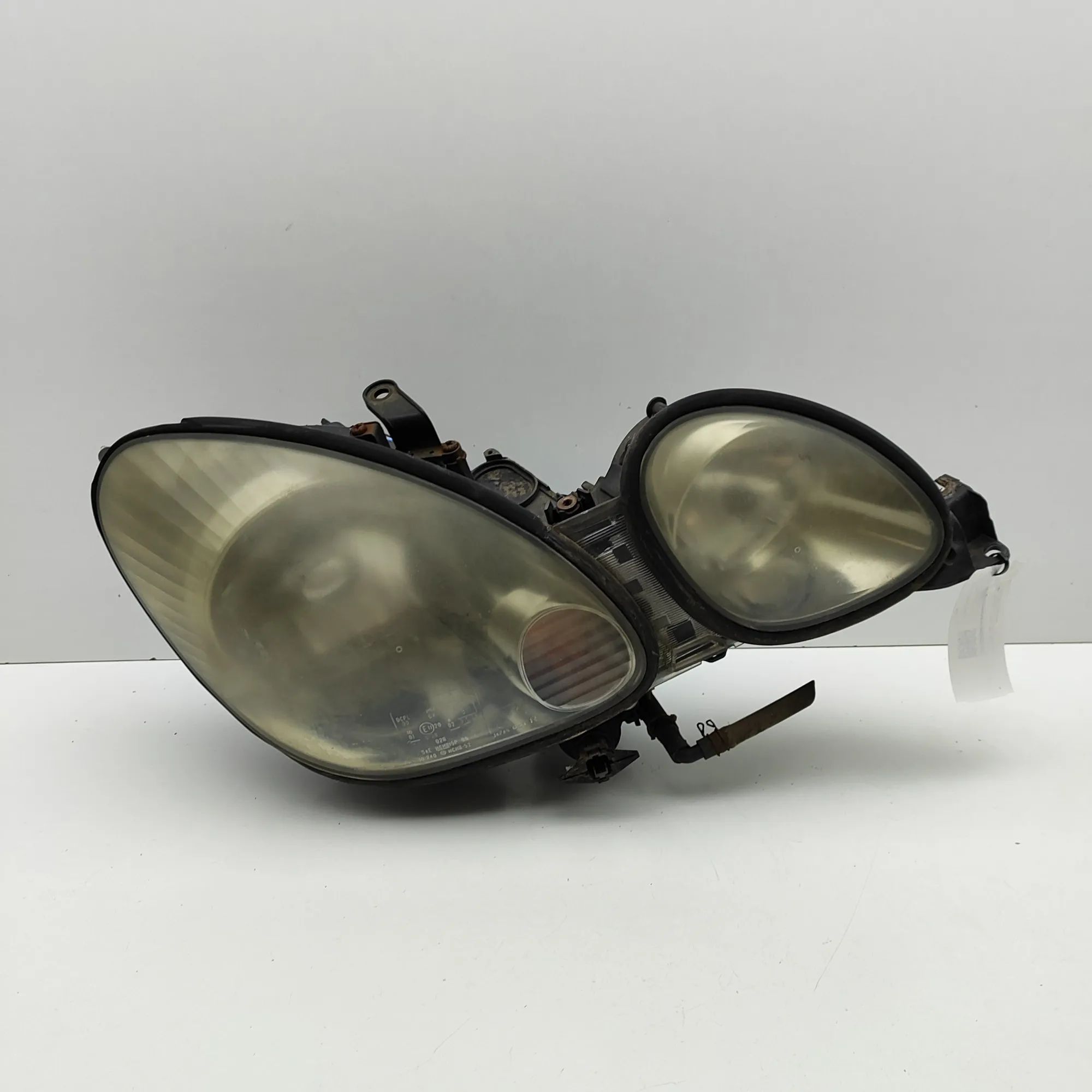 Lexus GS Front Right Headlight 81110-3A400 Front Right Headlight LEXUS GS (JZS...