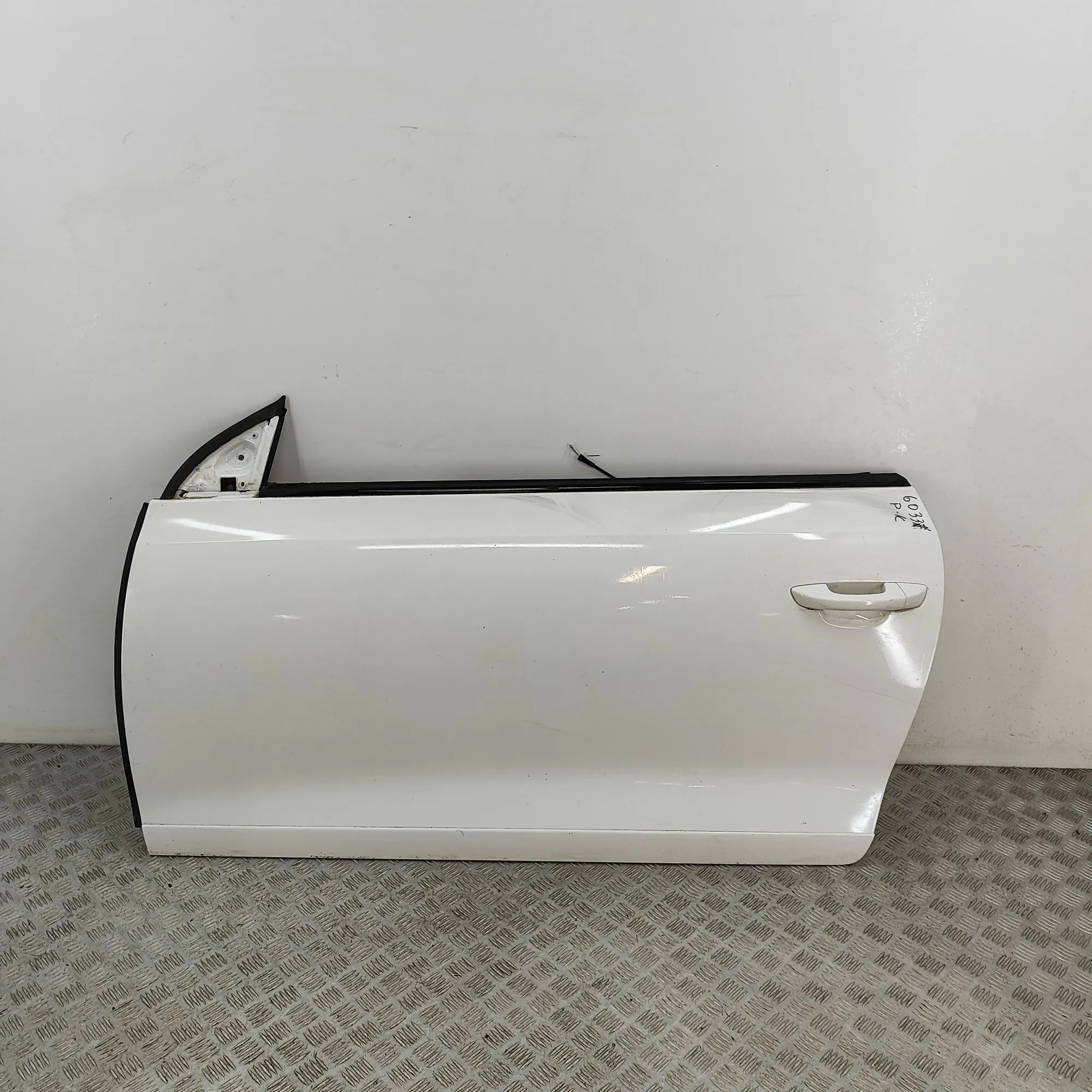 Volkswagen Scirocco Front Left Door 1K8831055F Front Left Door VW SCIROCCO (137, 13...