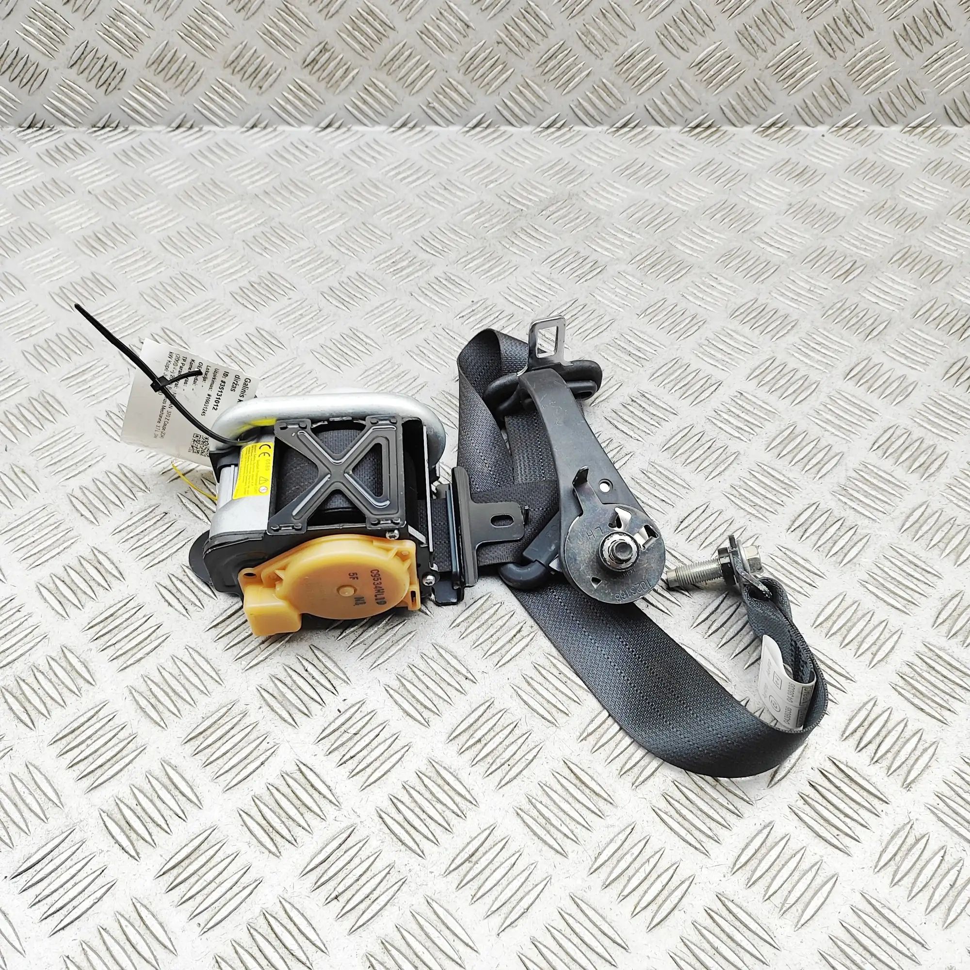 Nissan 370Z Front Left Seatbelt 86885-1EM0A Front Left Seatbelt NISSAN 370 (Z C...