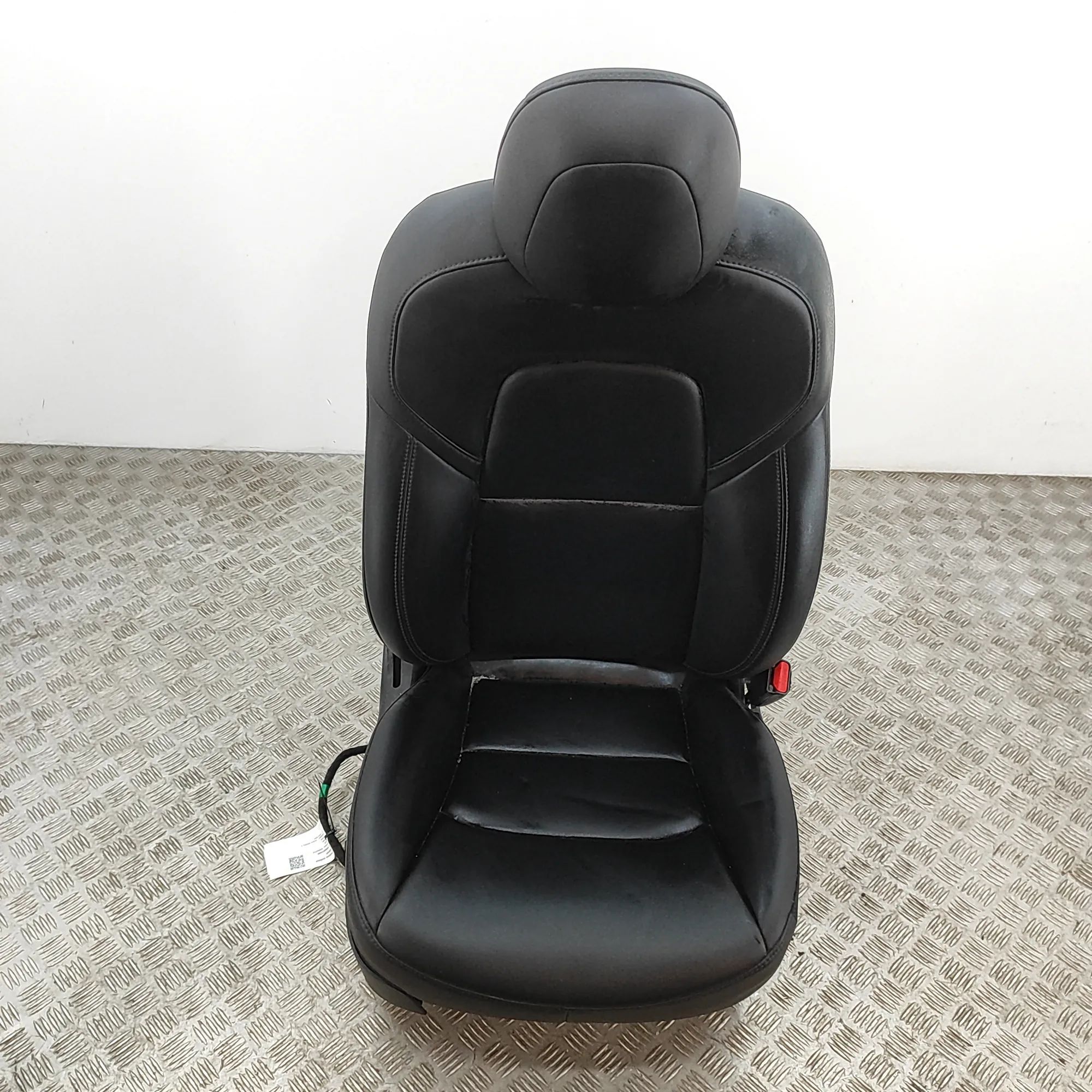 Tesla Model 3 Front Right Seat 1456943-00-C Front Right Seat TESLA MODEL 3 (20...