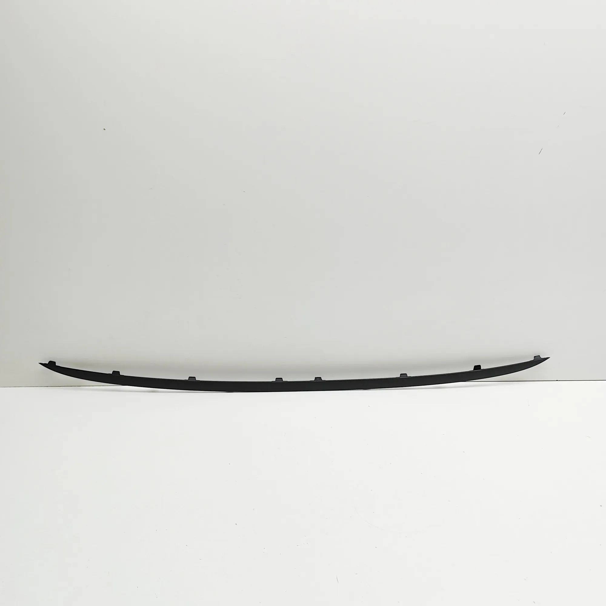 Audi R8 Rear Bumper Center Molding 420807811 Rear Bumper Center Molding AUDI R8 (4...