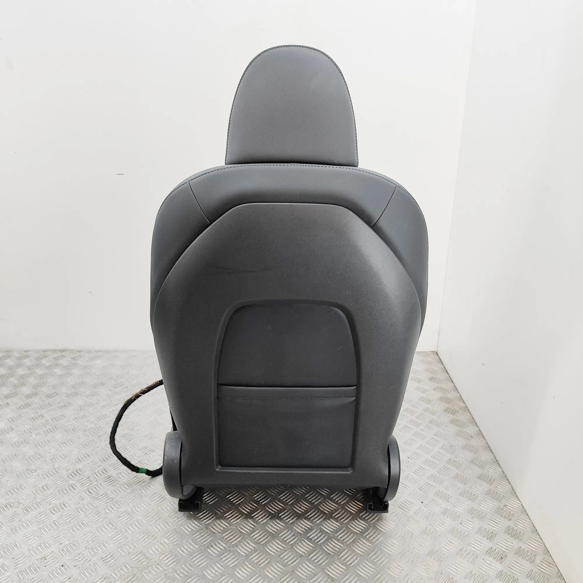 Tesla Model Y Front Left Seat 1758653-C1-A Front Left Seat TESLA MODEL Y (201...