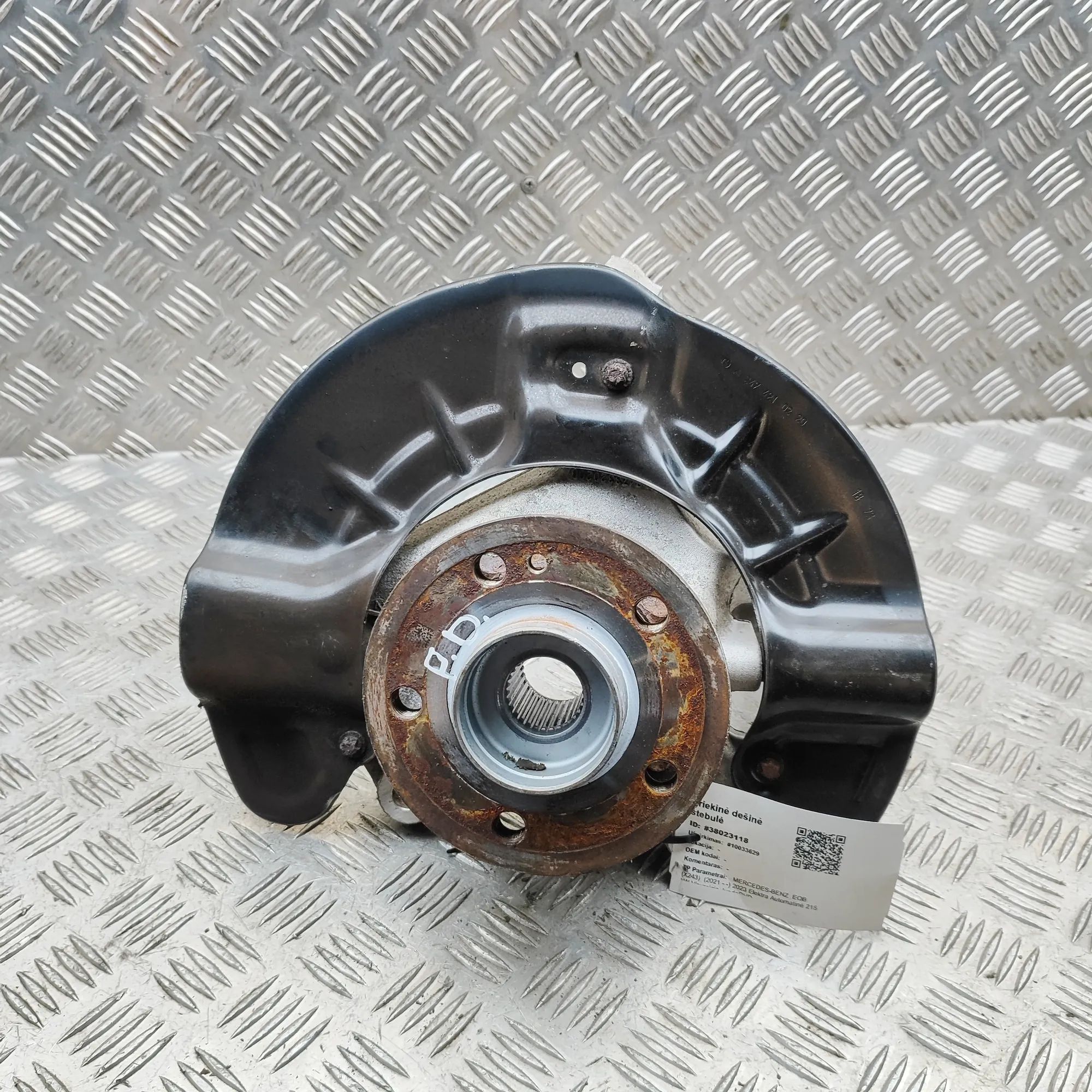 Mercedes-Benz GLB / EQB (X247) Front Right Wheel Hub A2474210220, A2475840400, A2473320200 Front Rig...