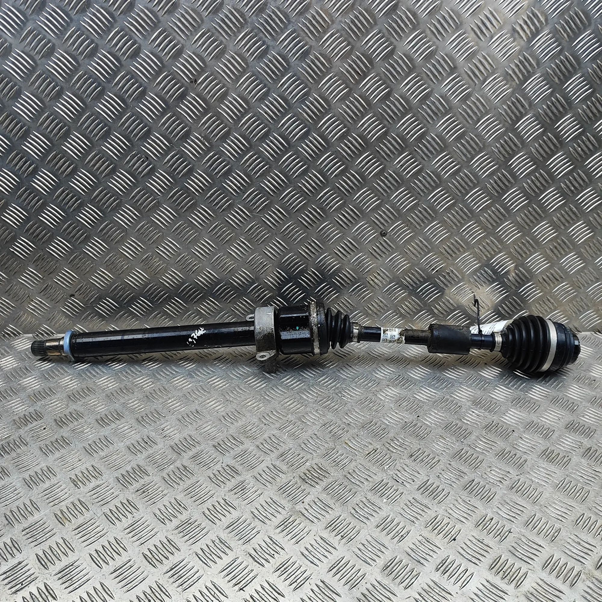 BMW X2 (F39) Front Right Driveshaft 8681524 Front Right Driveshaft BMW X2 (F39) (20...
