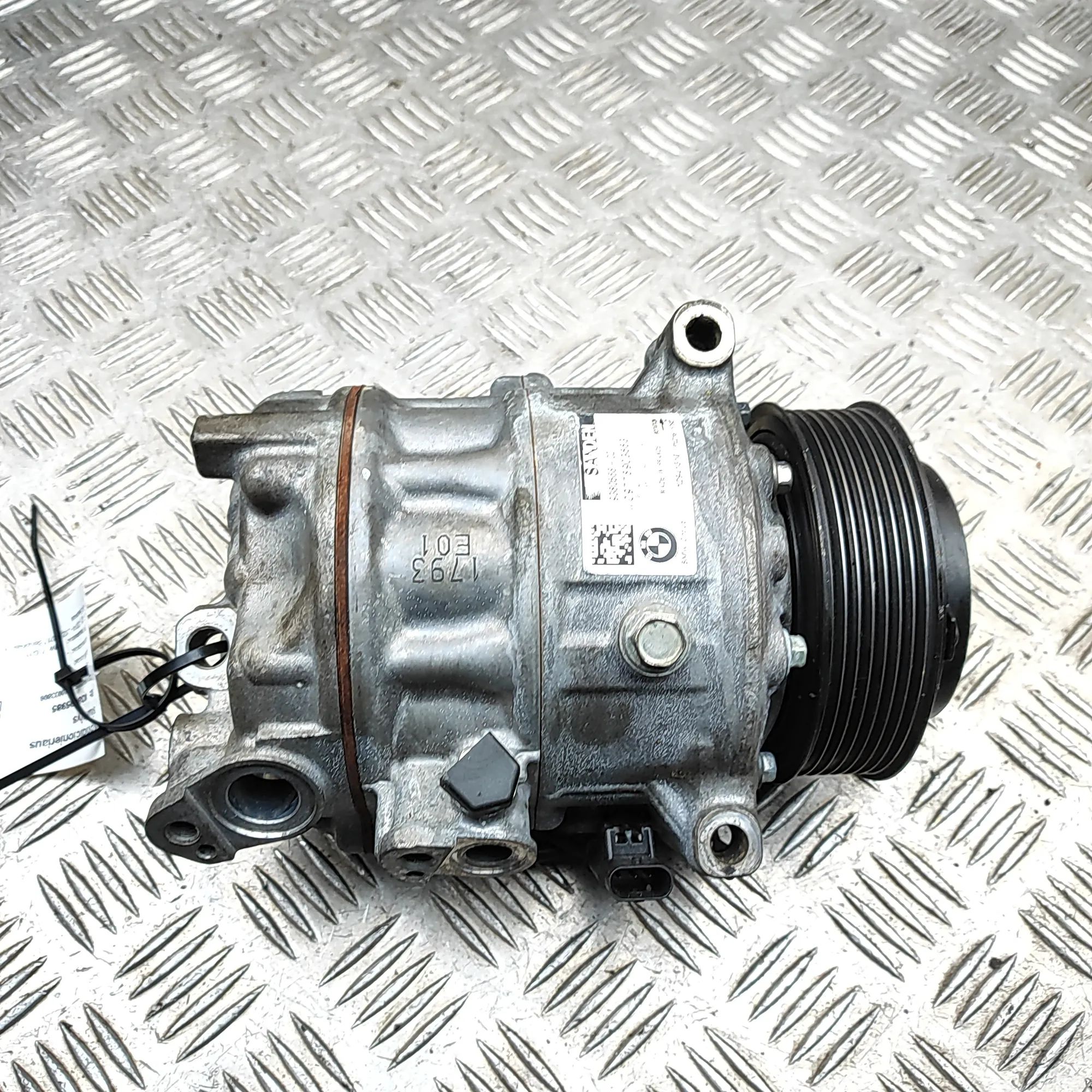 BMW 7 (G11 / G12) Air Condition A/C Pump 9380568 Air Condition A/C Pump BMW 7 SERIES (G1...