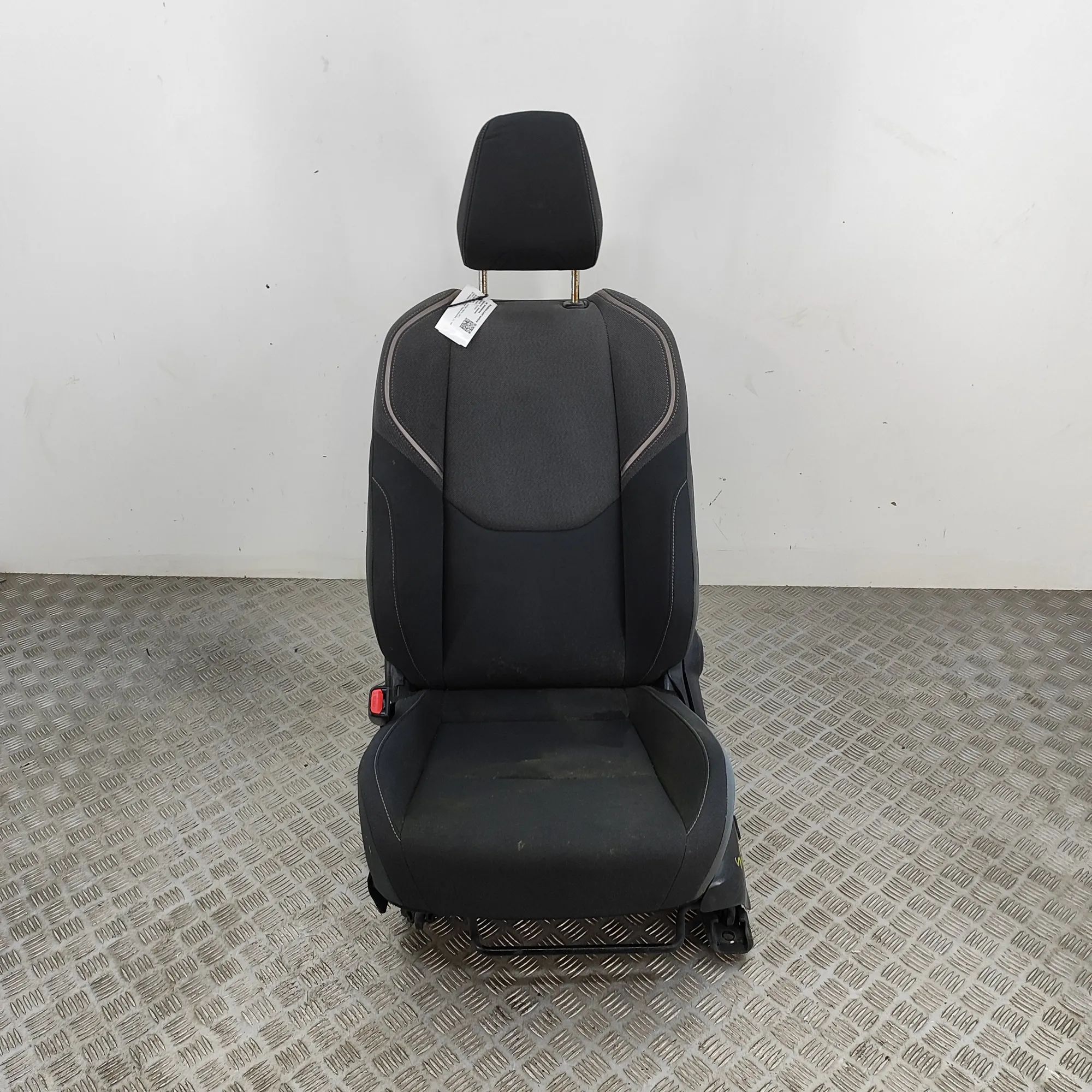 Toyota Prius Front Left Seat 72020-47350 Front Left Seat TOYOTA PRIUS (_W6_)...