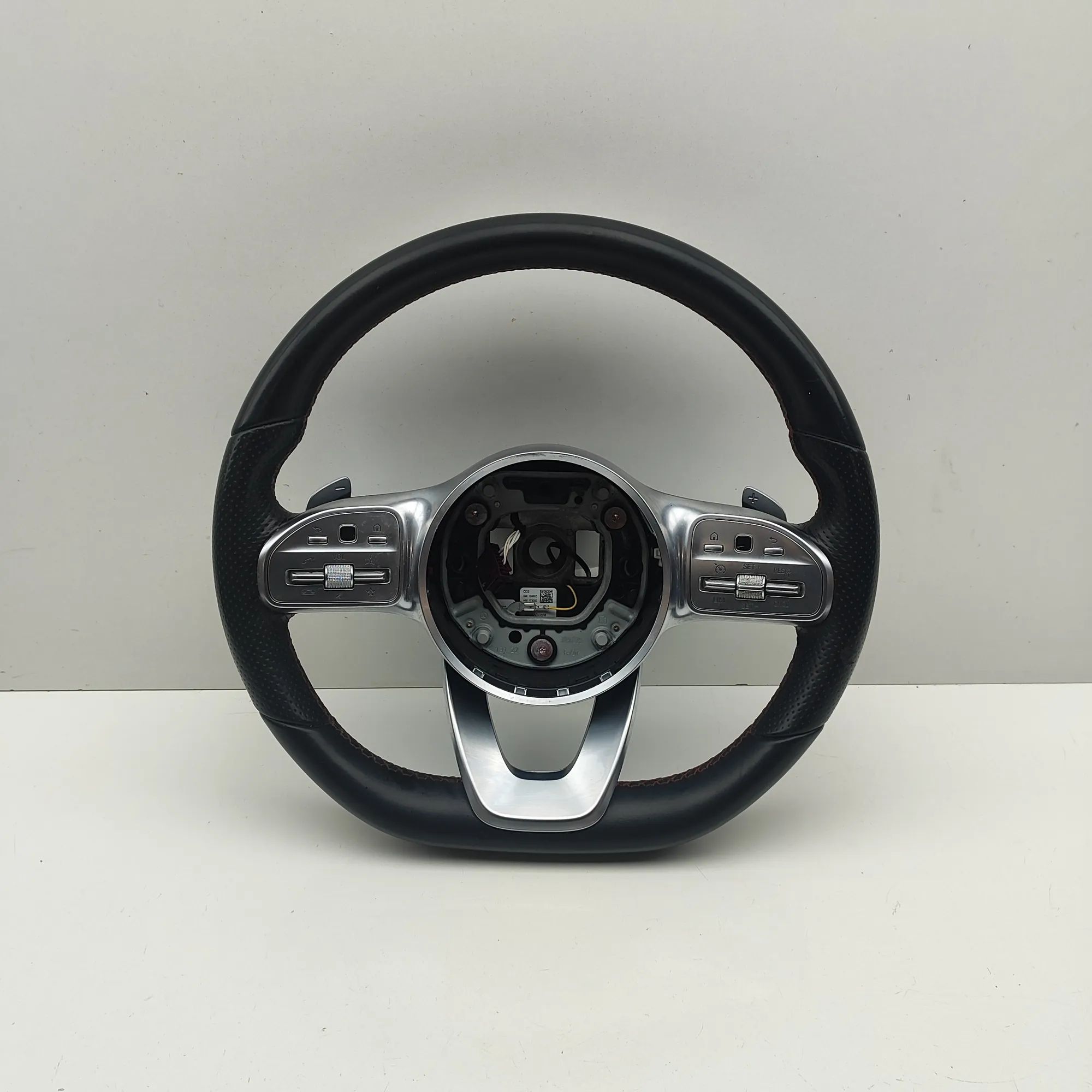 Mercedes-Benz GLB / EQB (X247) steering wheel A0004608402, A0050004599 Steering Wheel MERCEDE...