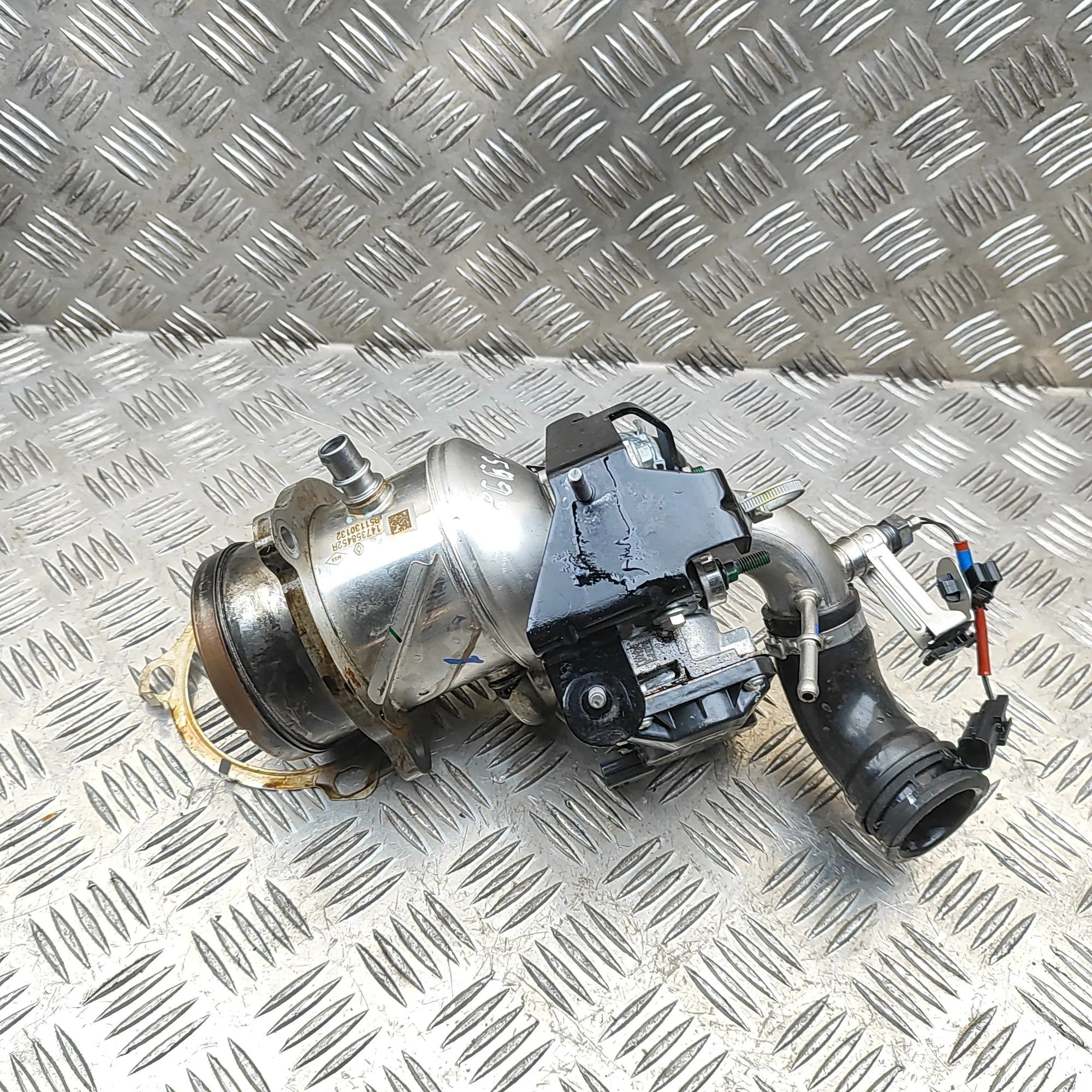 Renault Trafic ЭГР охлаждение 147100361R, HU150100-0462, 147358452R EGR Coole...