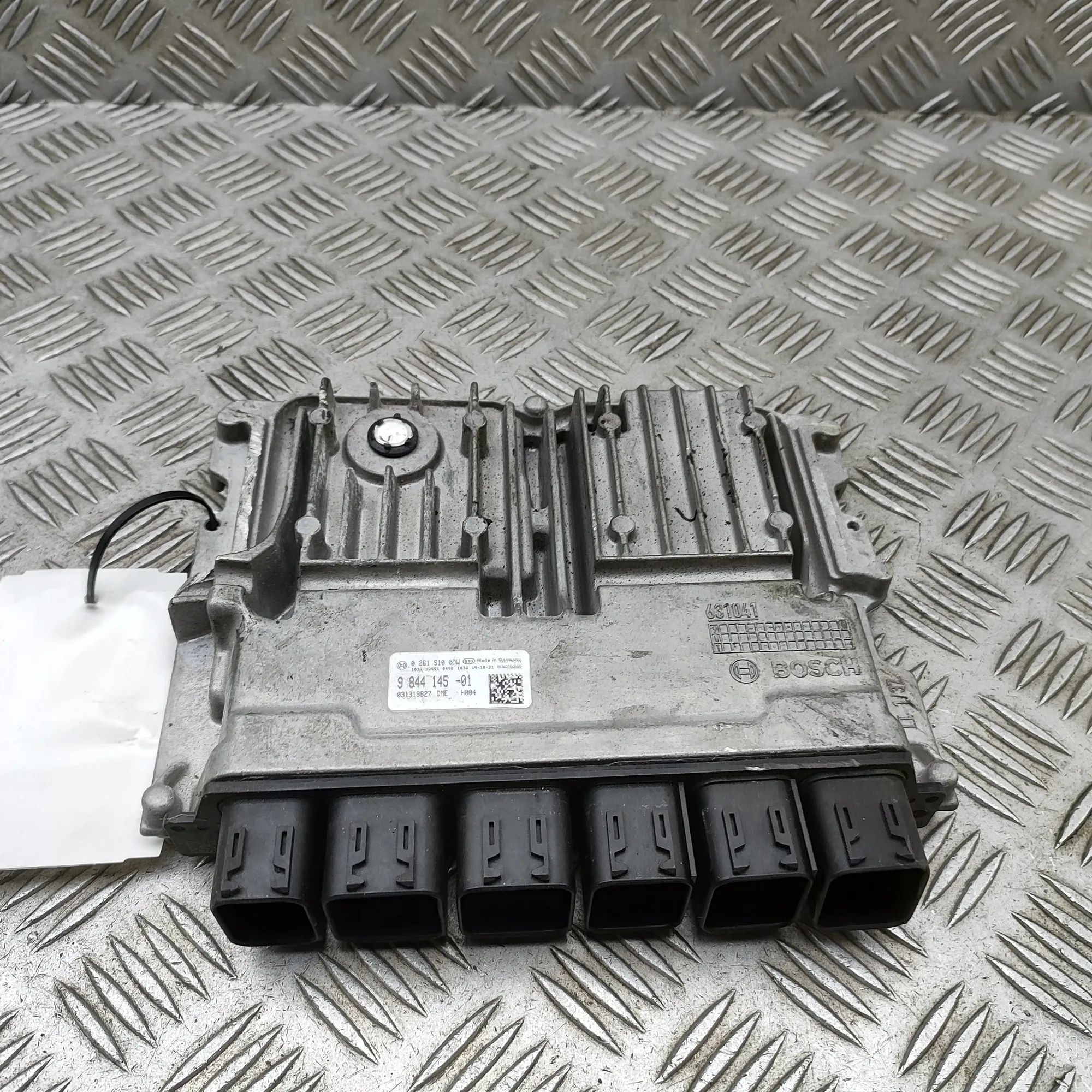 BMW X1 (F48) Engine Control Unit 0261S100DW, 9844145 Engine Control Unit BMW X1 ...