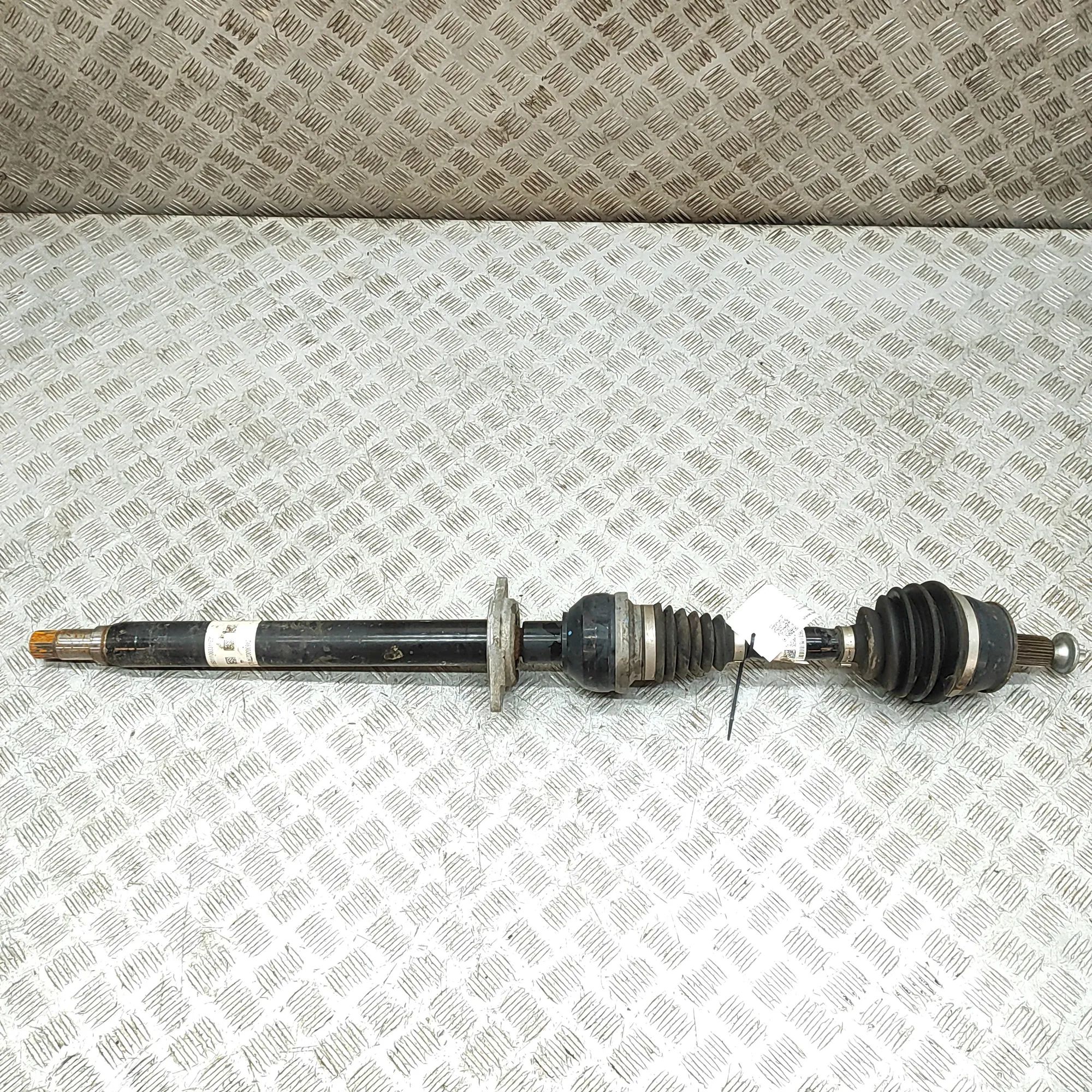 Mercedes-Benz CLA (C117) Front Right Driveshaft A2463600274, A2463301901 Front Right Driveshaft...