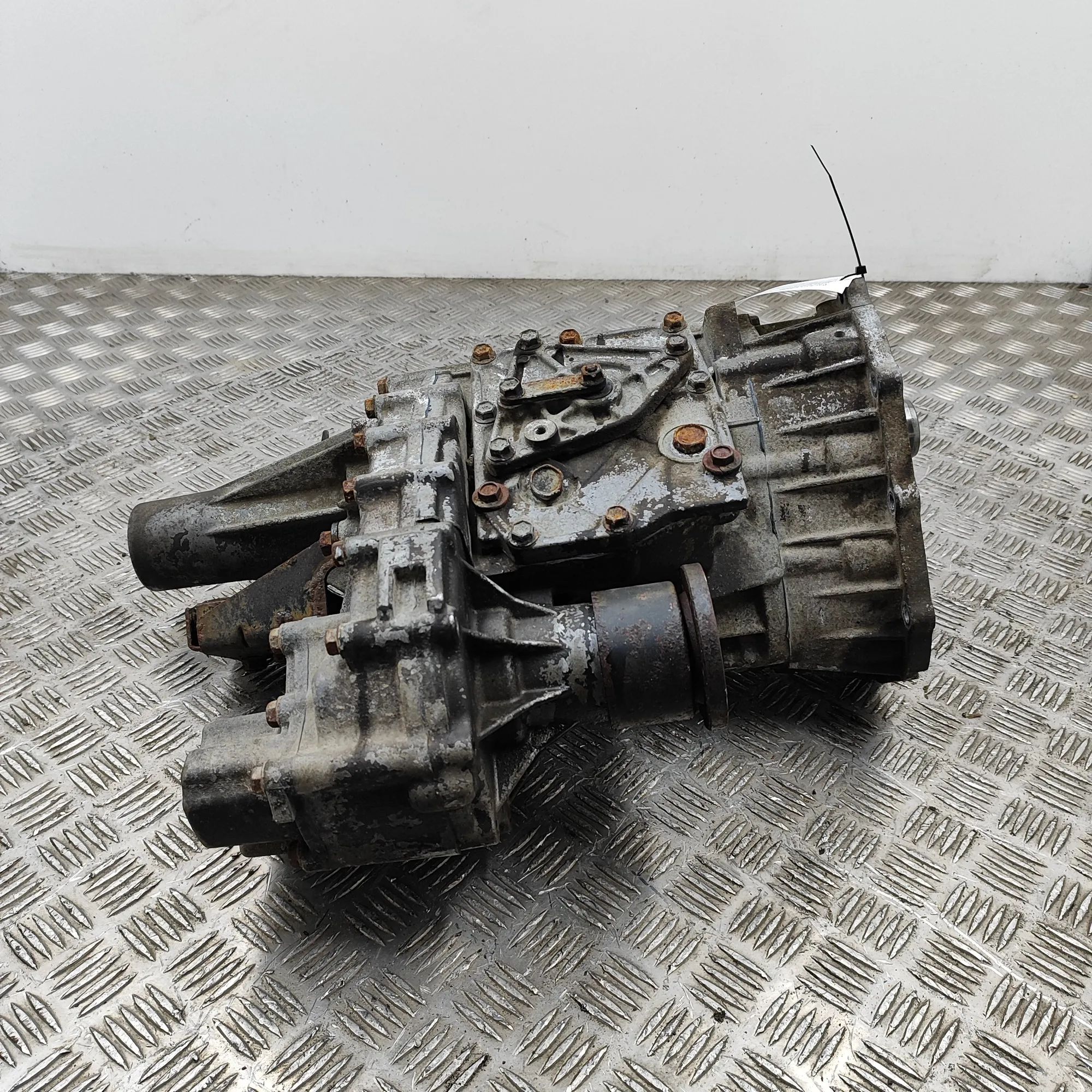 Suzuki Grand Vitara Раздаточная коробка 6D037-96TB, 29511-66J00 Transfer Box SUZUKI GRA...