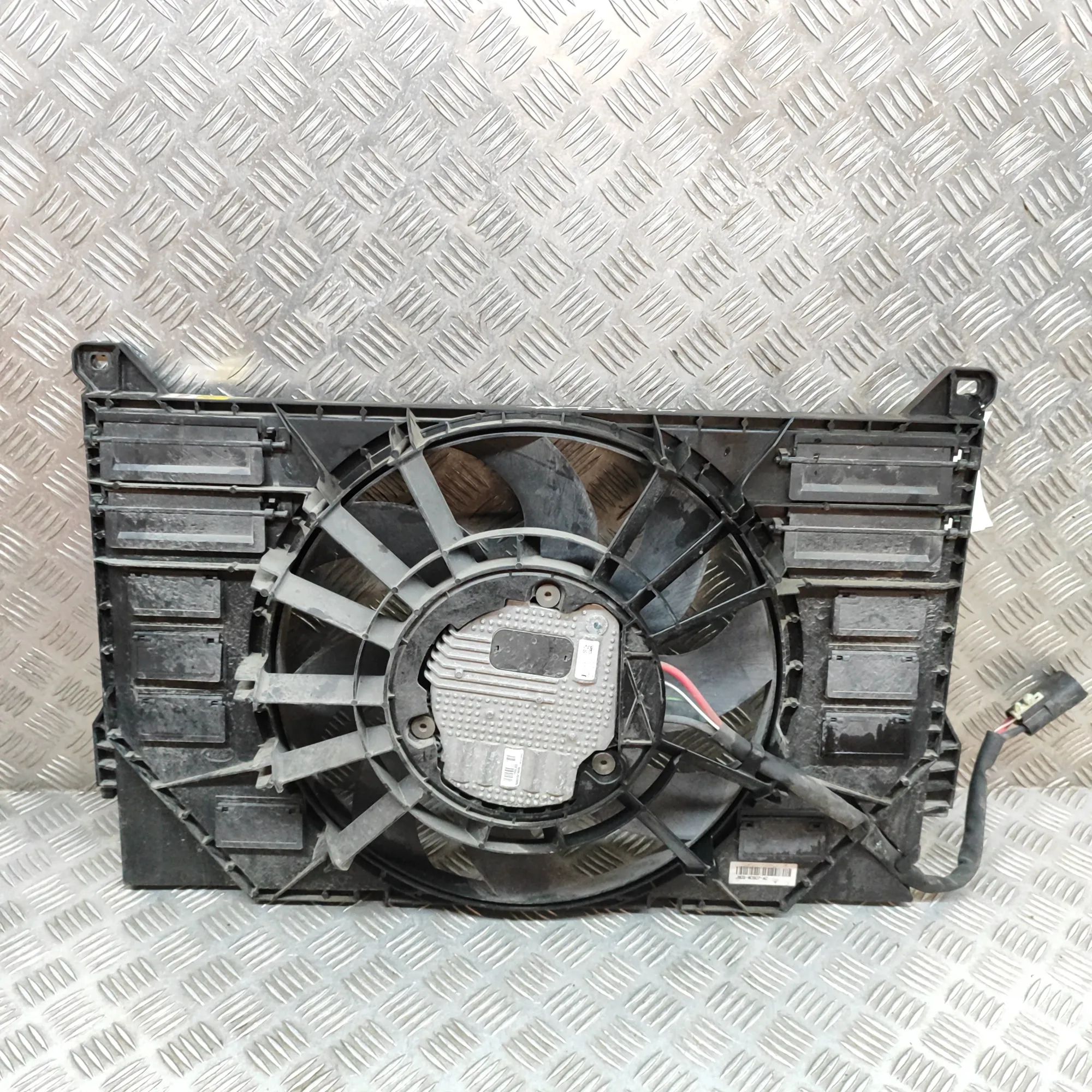 Jaguar I-Pace Engine Cooling Fan Shroud 500151603, 5001516-03, J9D3-8C607-AC Engine Coo...