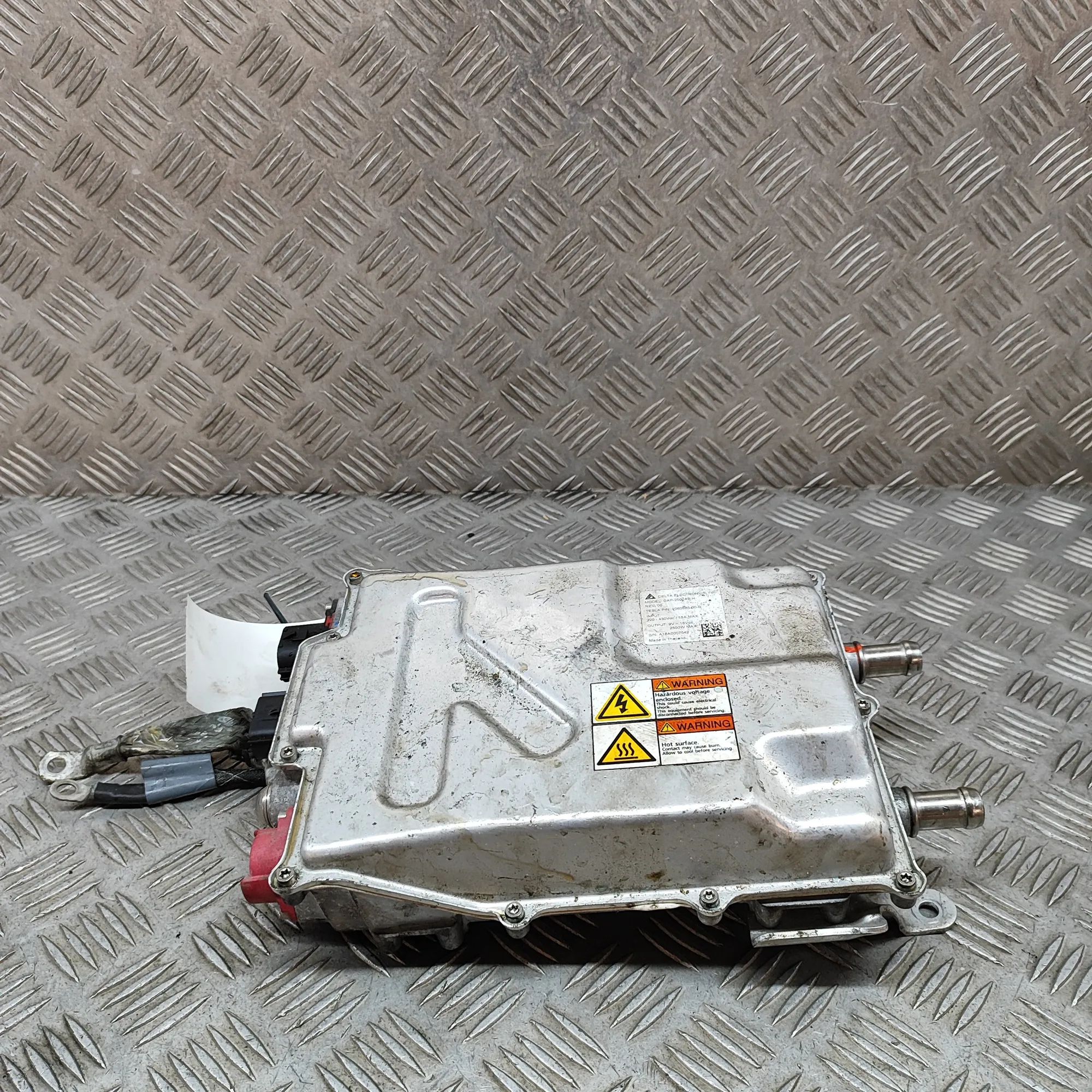 Tesla Model X Inverter 1060985-00-B Inverter TESLA MODEL X (2013-...)
...