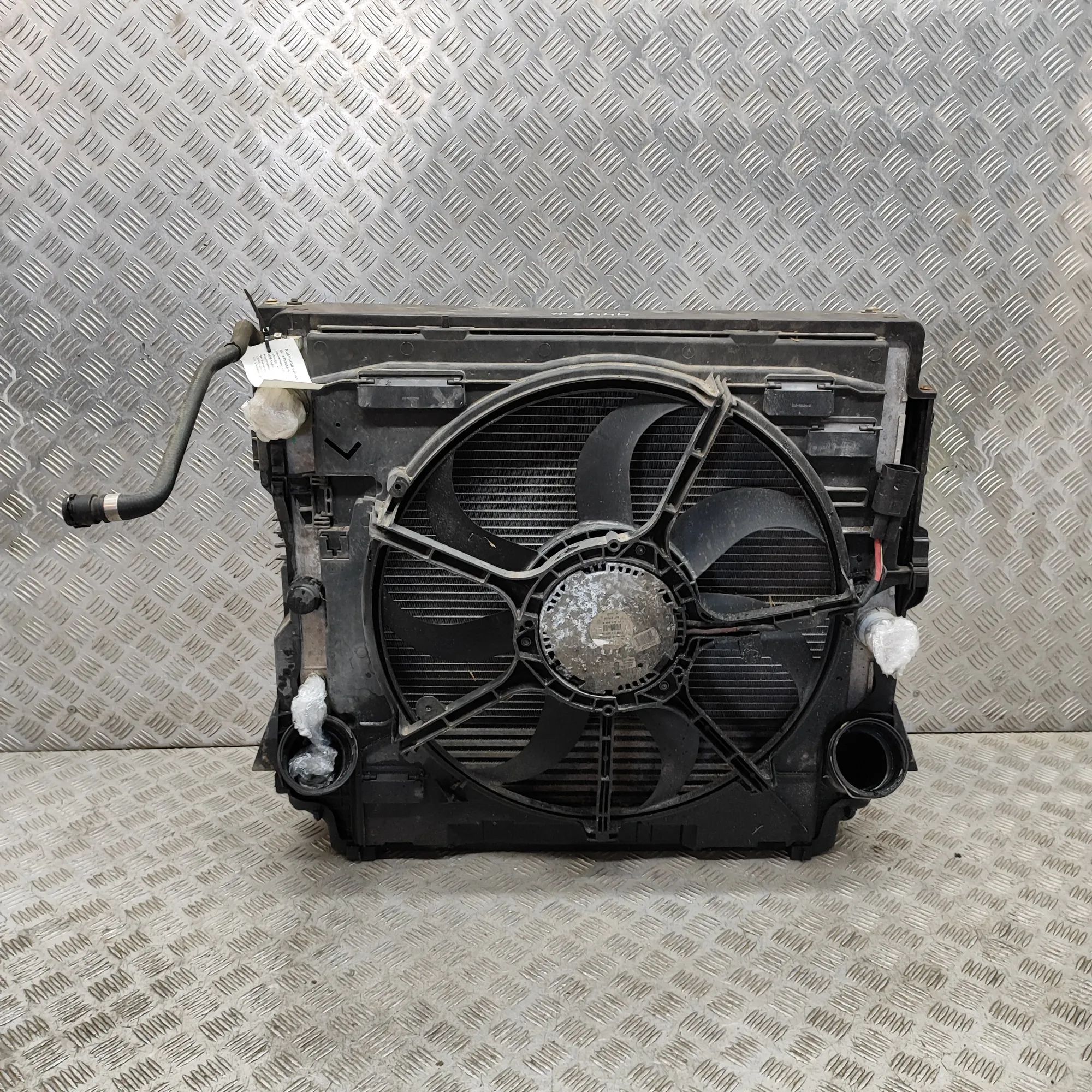 BMW X5 (E70) Cooling Radiator Pack 7809321, 7586775, 7795909, 8574000, 8572188, 85...