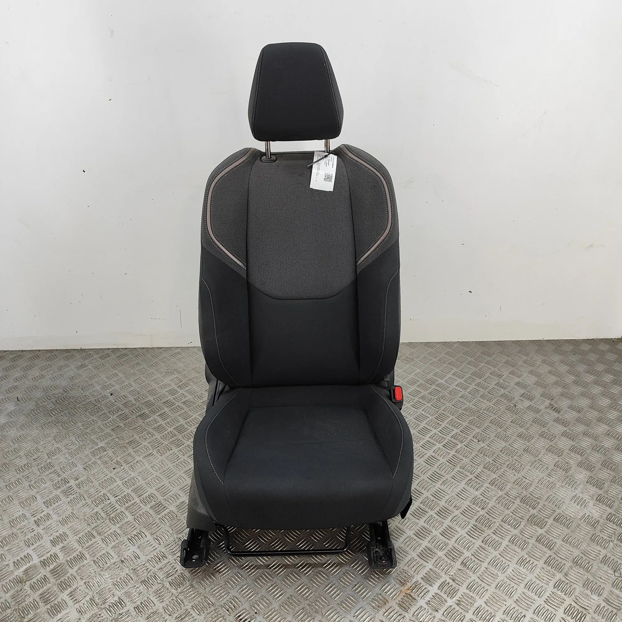 Toyota Prius Front Right Seat 72010-47520 Front Right Seat TOYOTA PRIUS (_W6_...