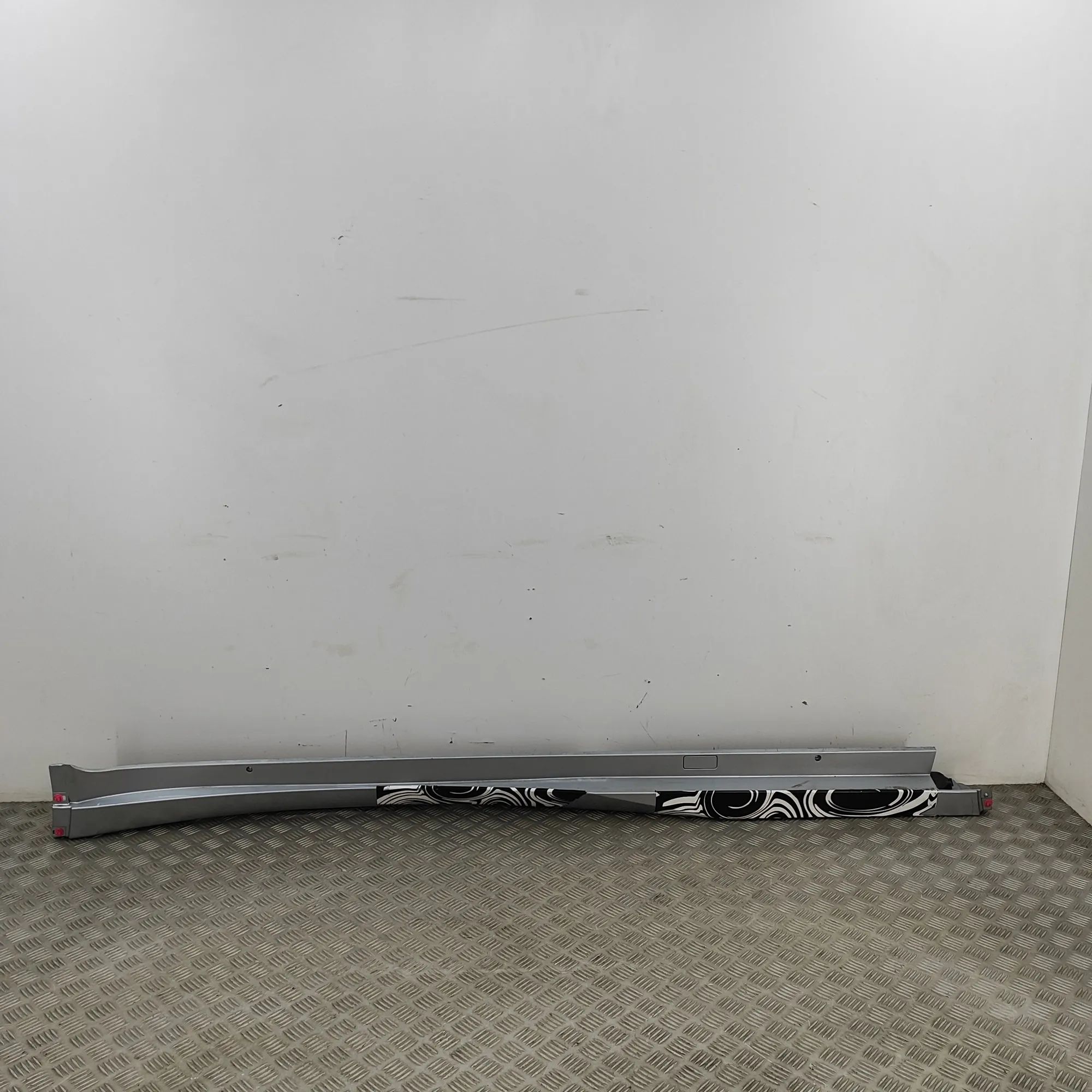 Toyota Prius Right Side Plastic Sideskirt Cover 75850-47040 Right Side Plastic Sideskirt Cover ...