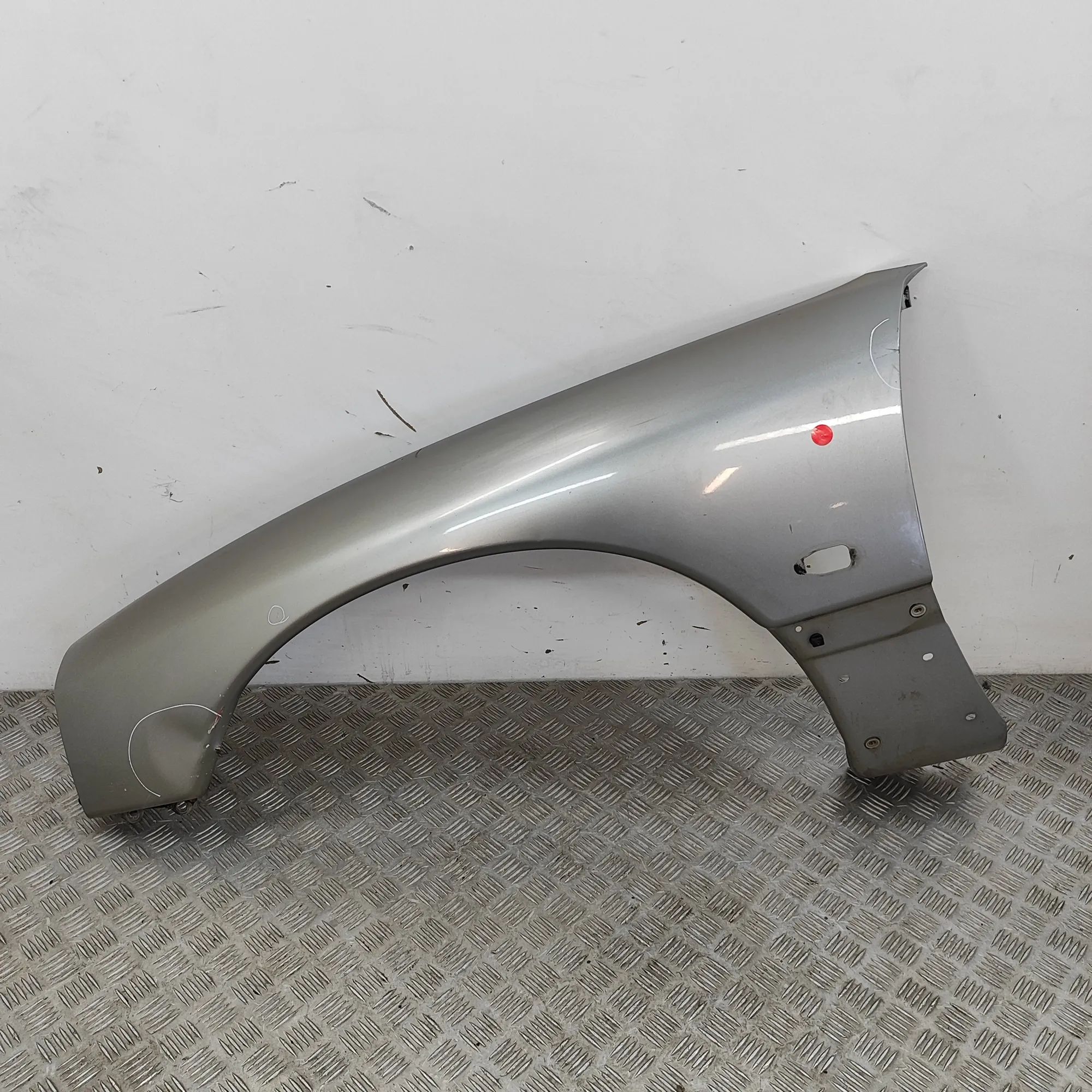 Mitsubishi 3000 GT Front Left Fender MB637517 Front Left Fender MITSUBISHI 3000 (GT ...