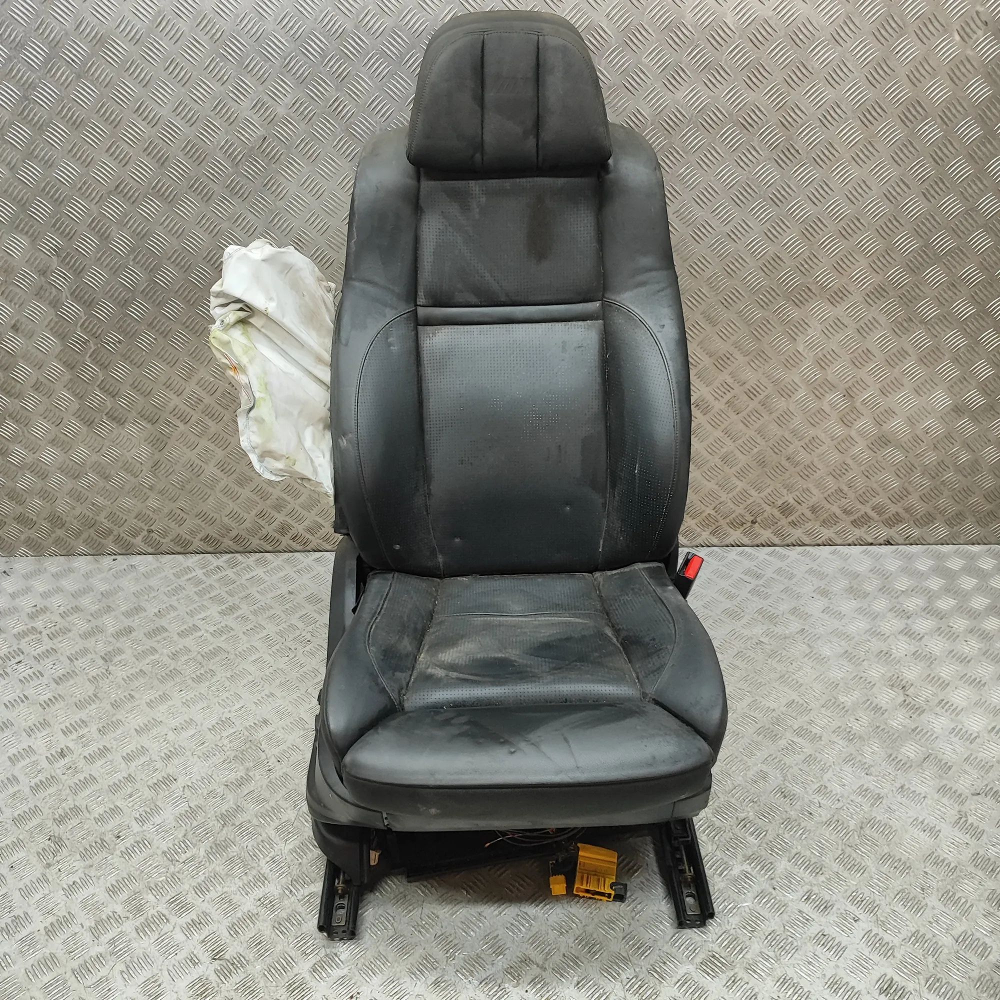 BMW X6 (E71 / E72) Front Right Seat 7161893 Front Right Seat BMW X6 (E71, E72) (200...