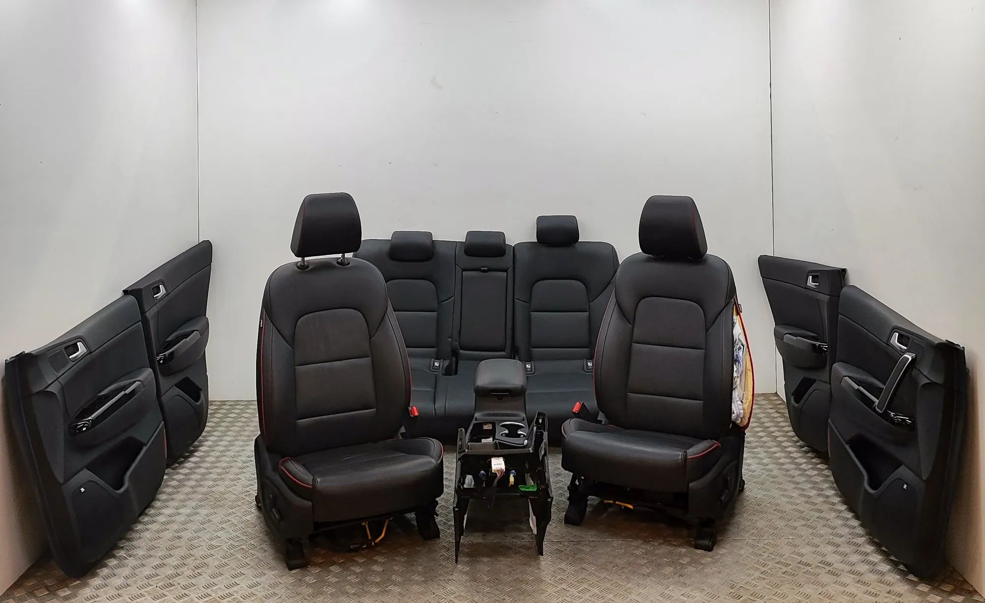 Kia Sportage Interior Seats W/ Door Cards Kit 83351-F1000, 83361-F1000, 82361-F1000, 84610-F1...