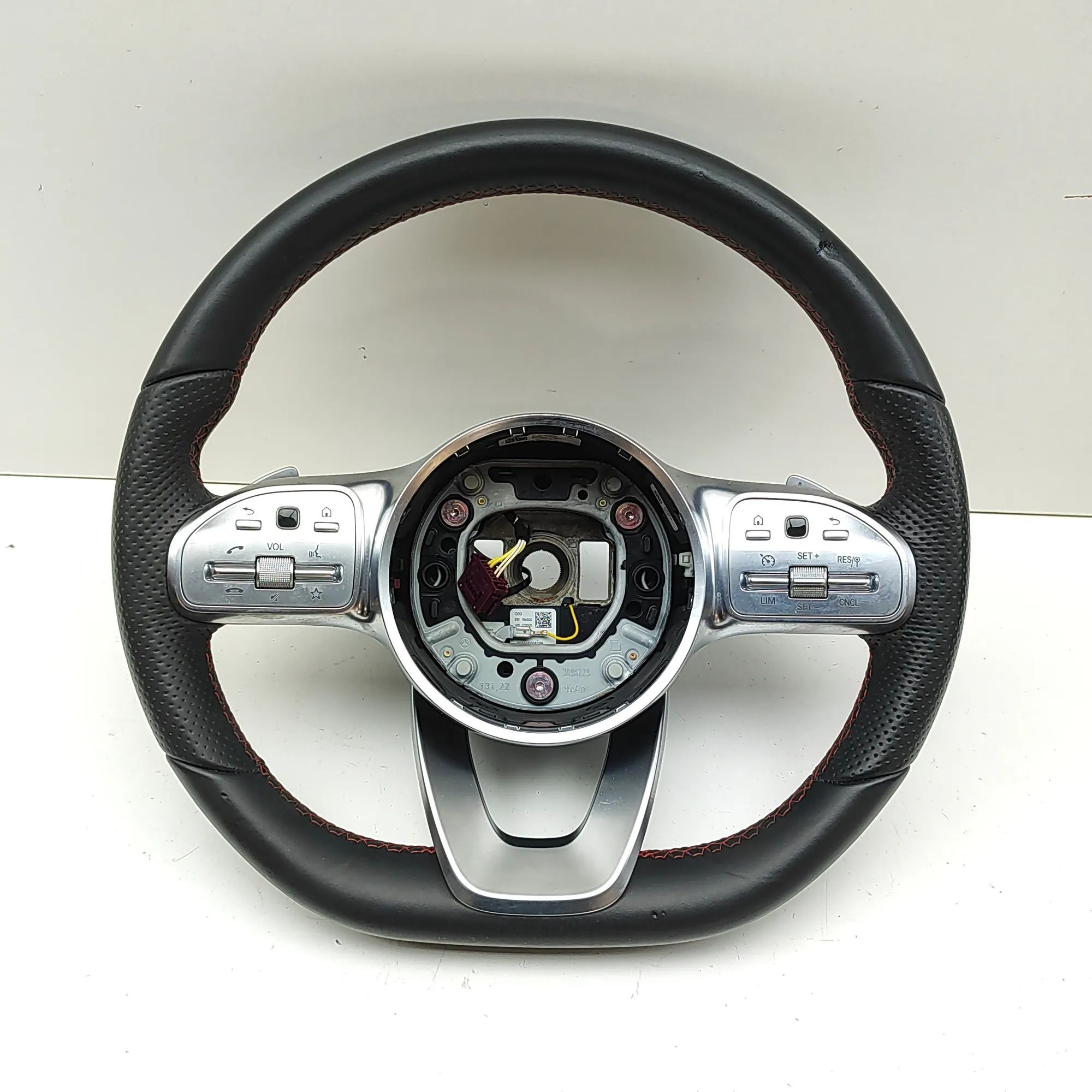 Mercedes-Benz GLA / EQA (H247) steering wheel A0004608402, A0050004599 Steering Wheel MERCEDE...