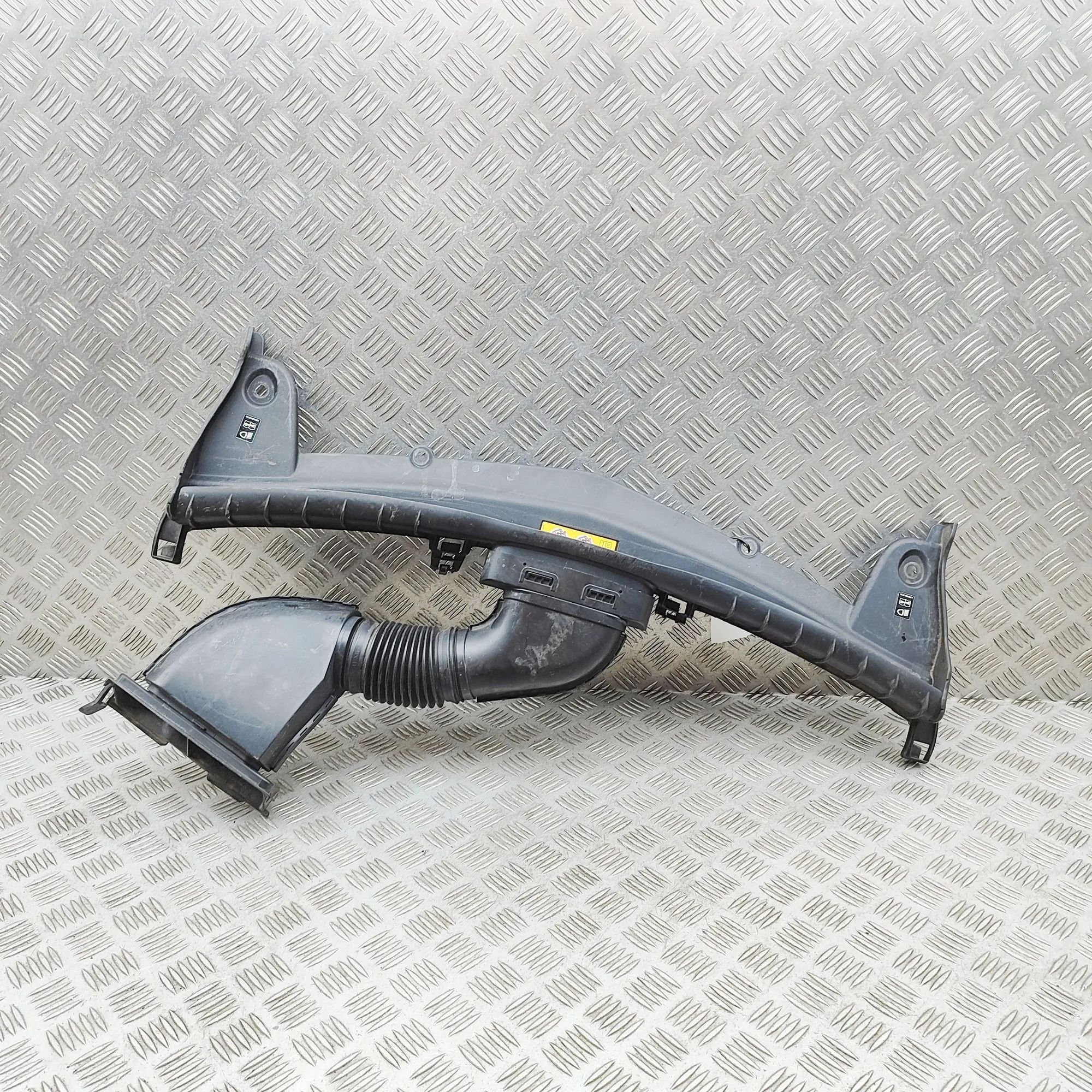 Mercedes-Benz A (W177) Slam Panel Frame Plastic Trim A6540944600, A2135001900 Slam Panel Frame Plast...