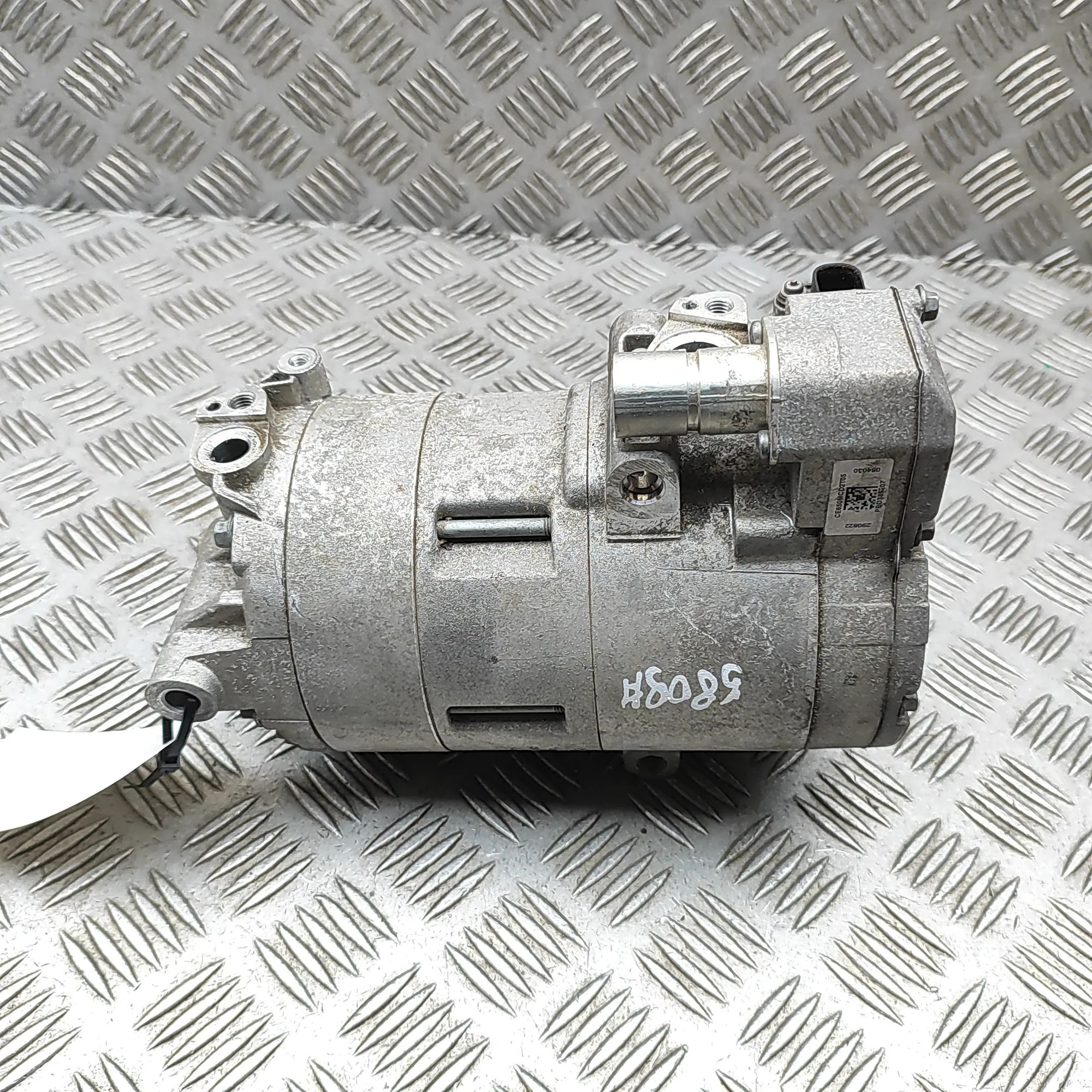 BMW 3 (G20 / G21) Air Condition A/C Pump 9496109 Air Condition A/C Pump BMW 3 SERIES (To...